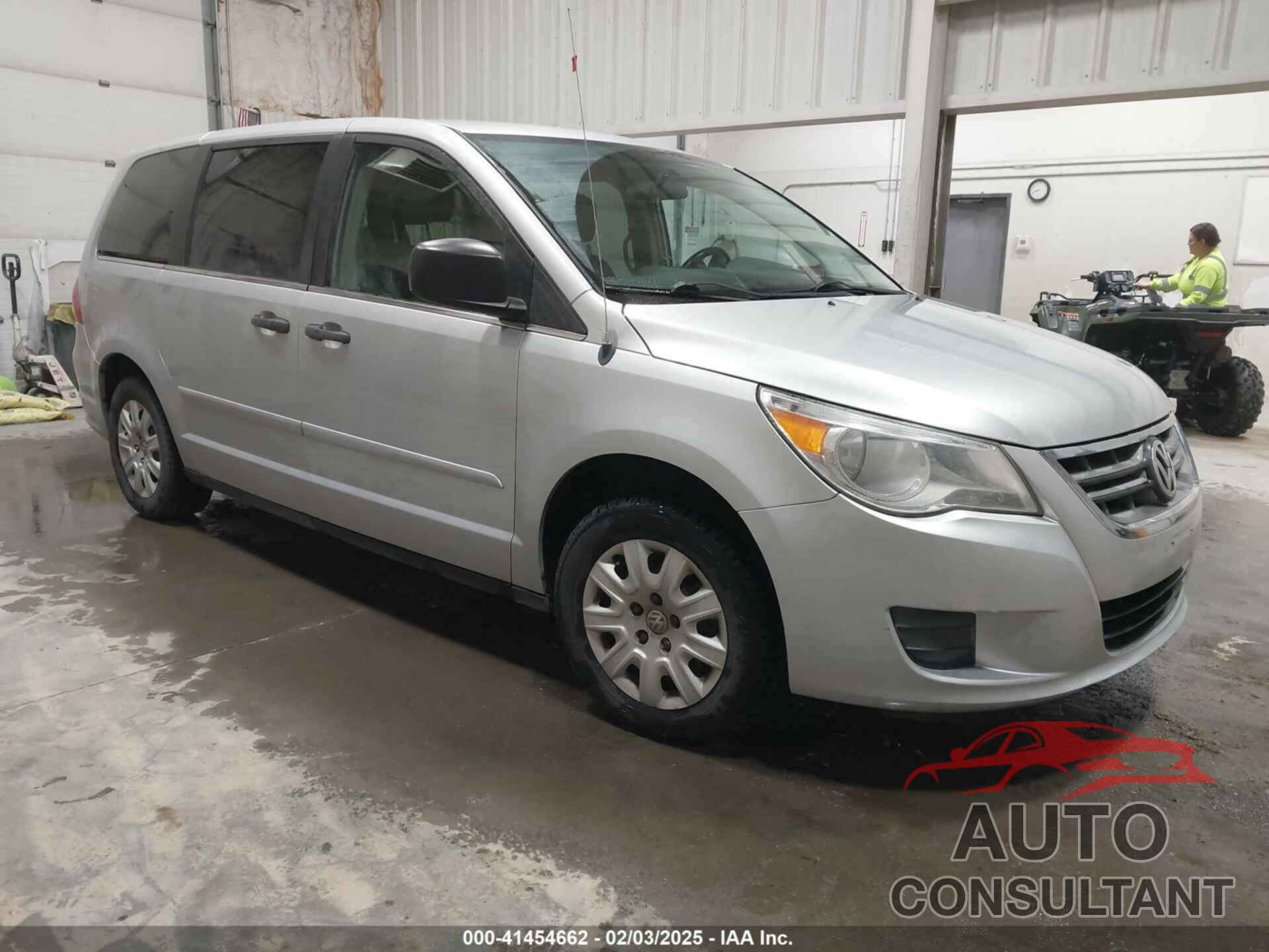 VOLKSWAGEN ROUTAN 2011 - 2V4RW4DGXBR621975