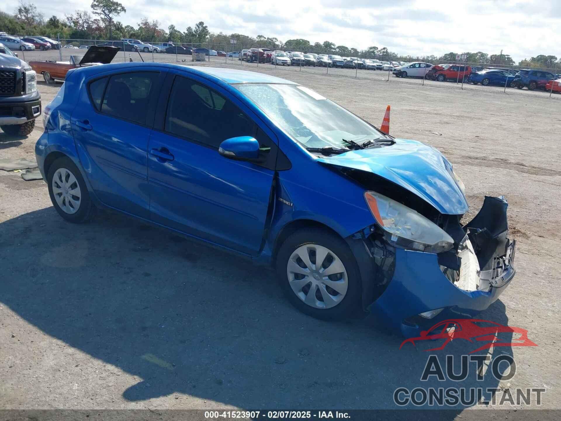 TOYOTA PRIUS C 2013 - JTDKDTB30D1548652