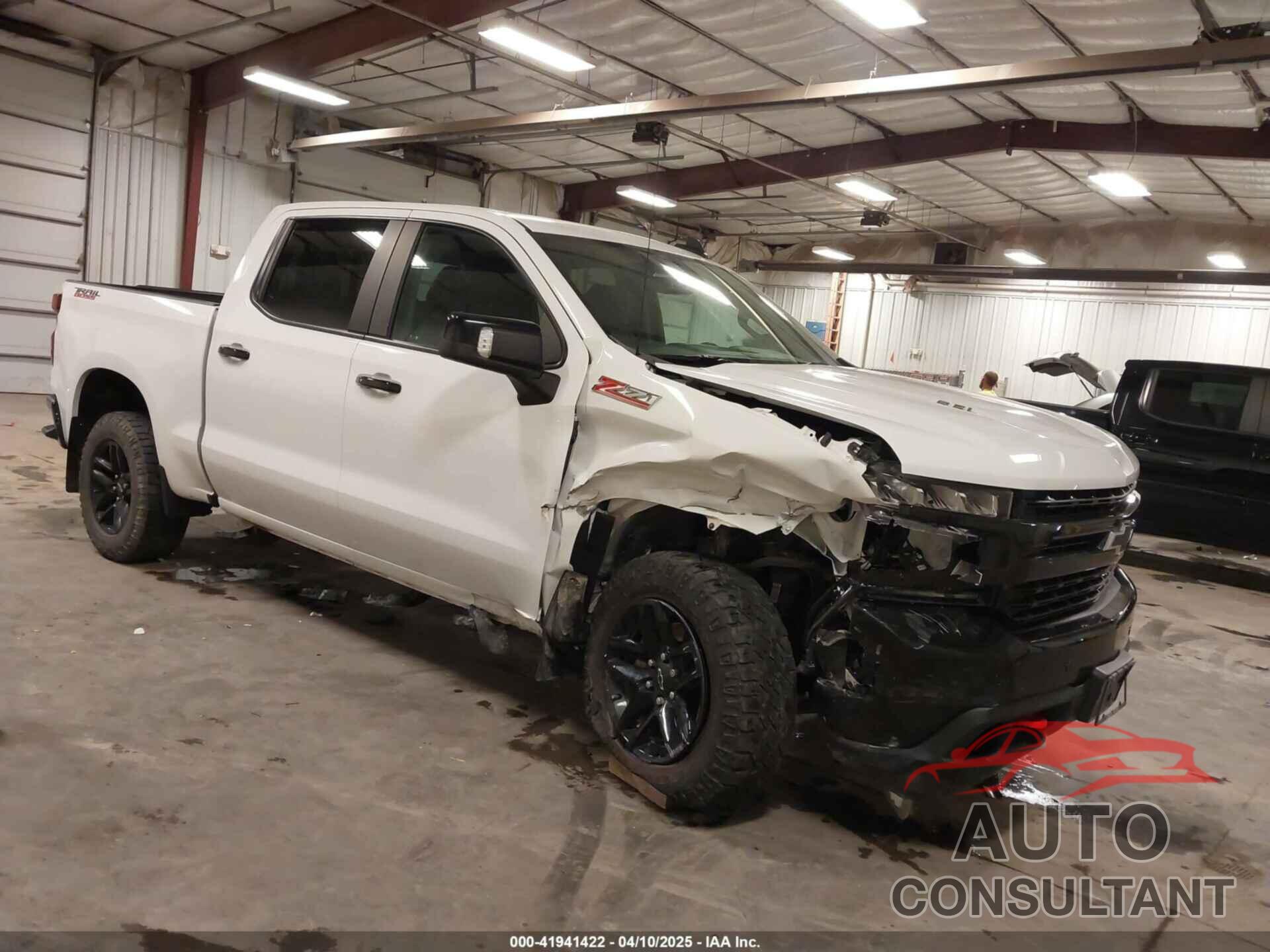 CHEVROLET SILVERADO 1500 2021 - 1GCPYFEL2MZ177616