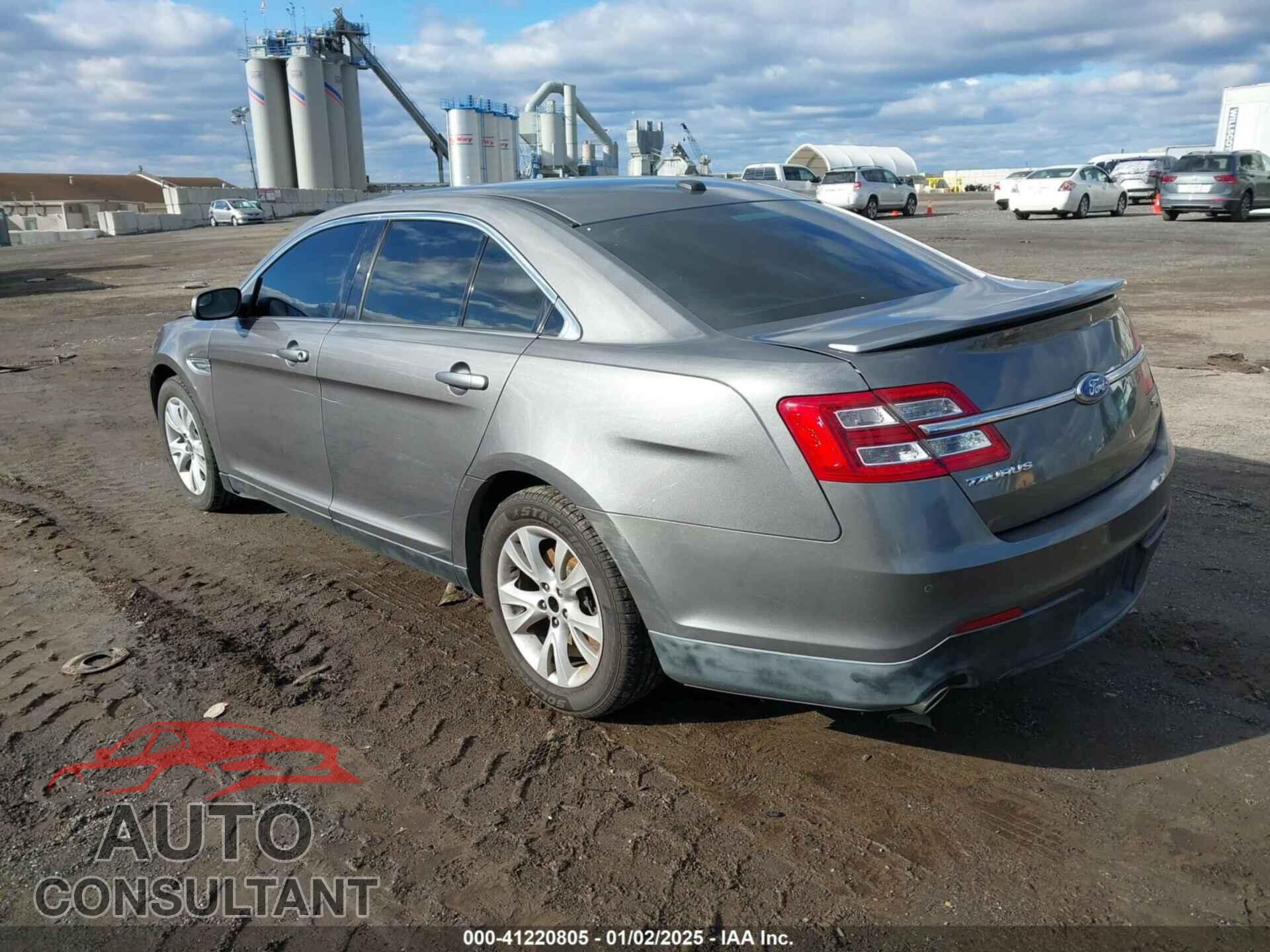 FORD TAURUS 2013 - 1FAHP2E85DG125555