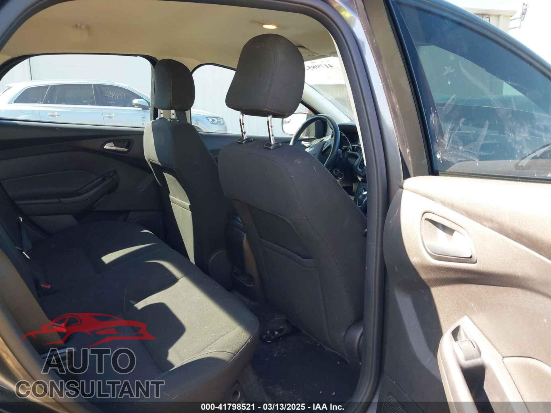 FORD FOCUS 2016 - 1FADP3F2XGL282444