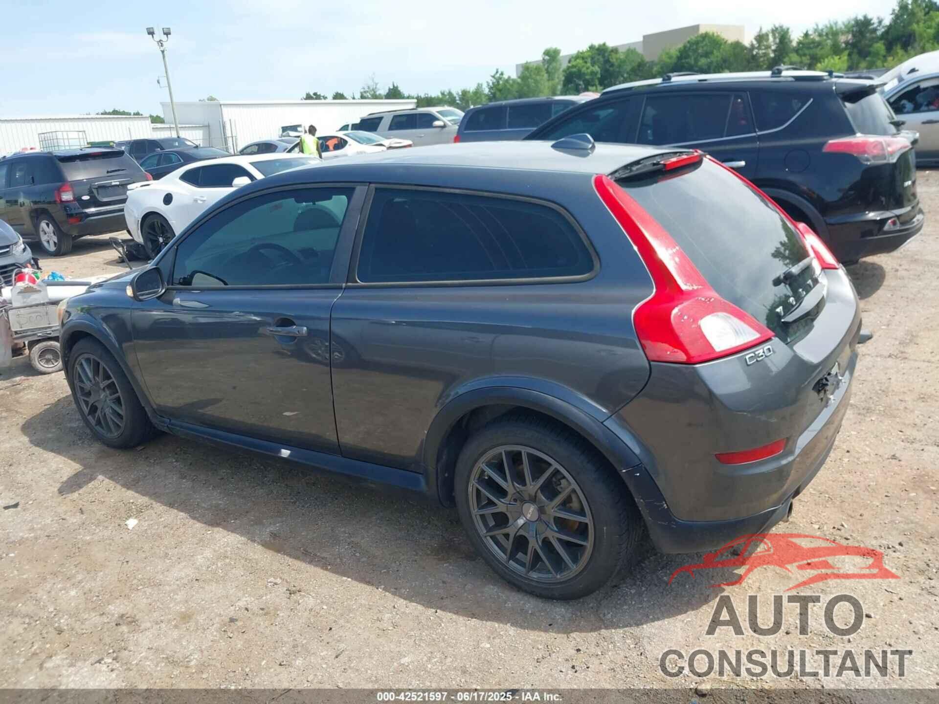 VOLVO C30 2013 - YV1672MK0D2305032