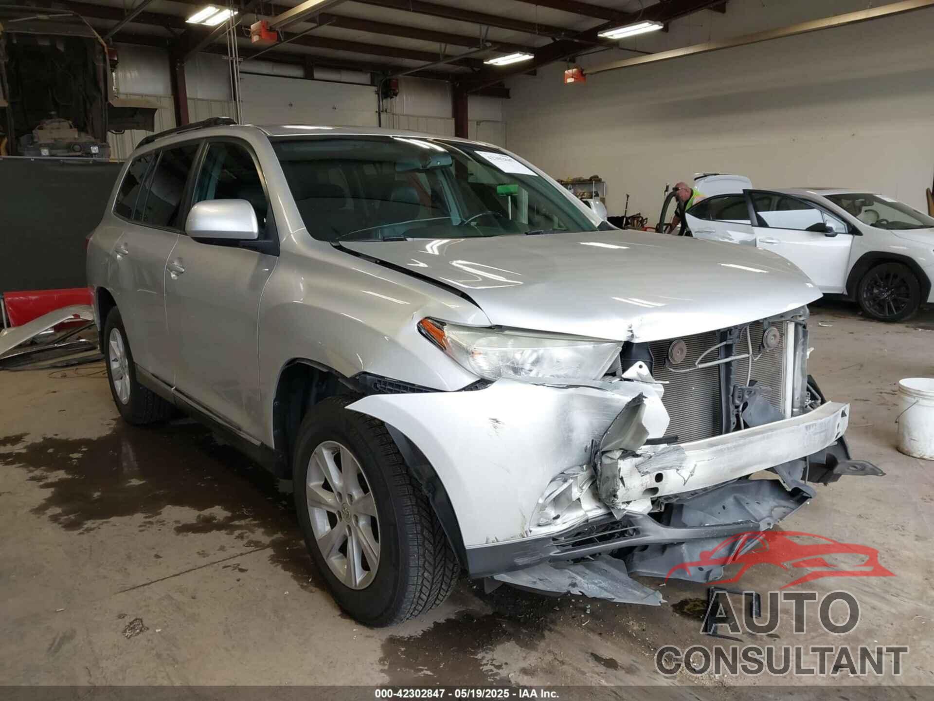 TOYOTA HIGHLANDER 2013 - 5TDBK3EH9DS236524