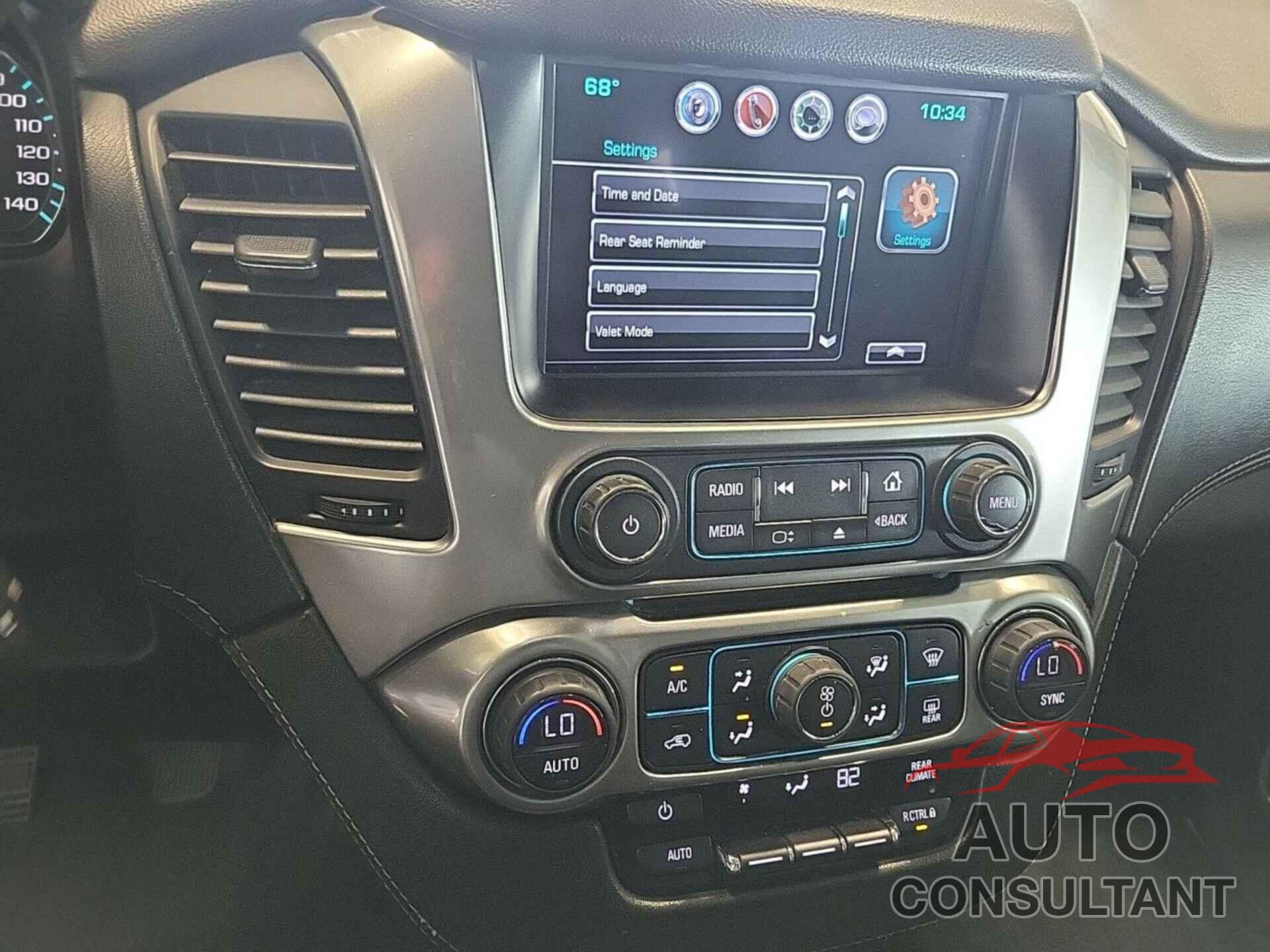 CHEVROLET SUBURBAN 2018 - 1GNSKKEC2JR217684