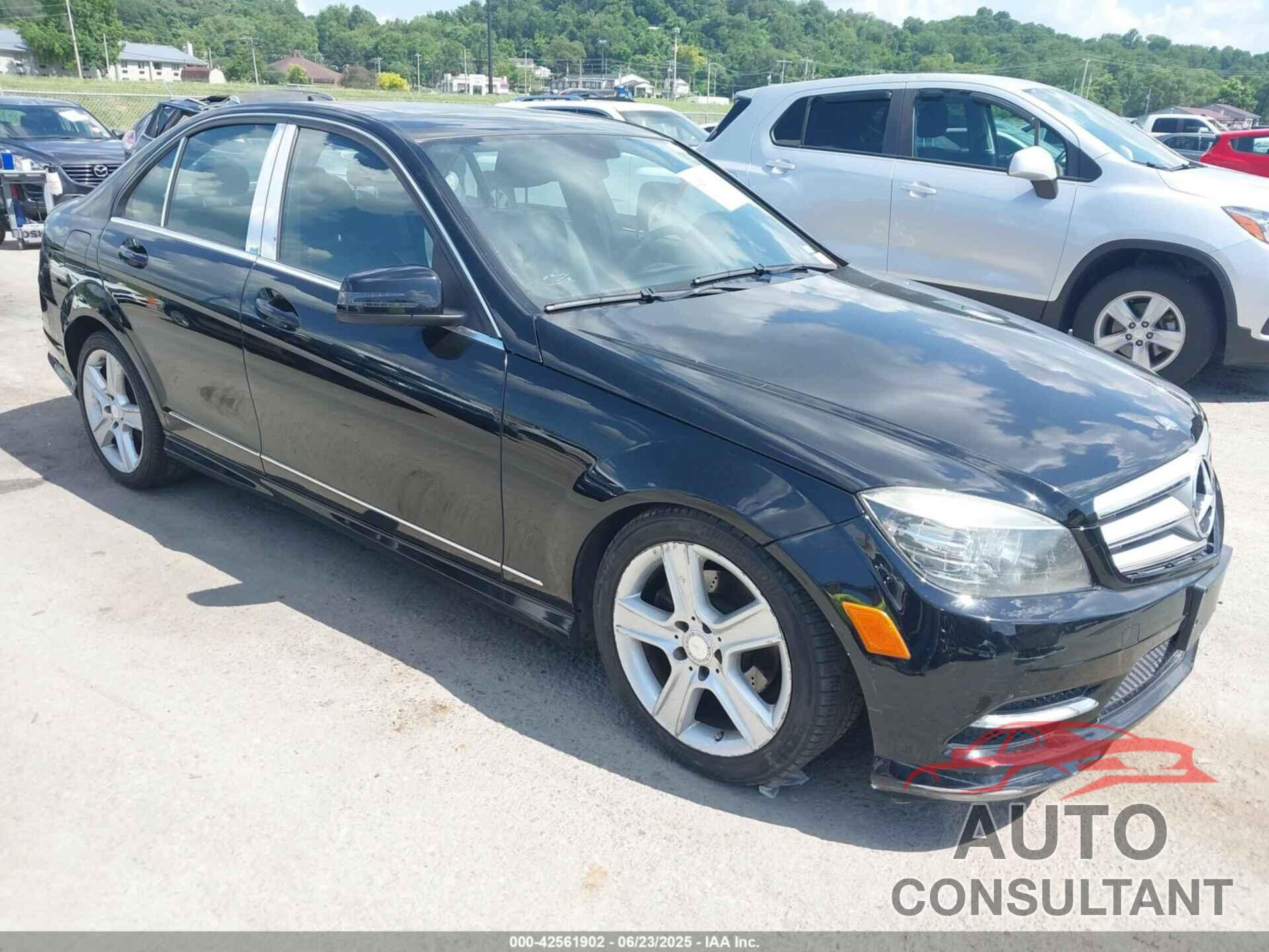 MERCEDES-BENZ C 300 2011 - WDDGF8BB6BR133621
