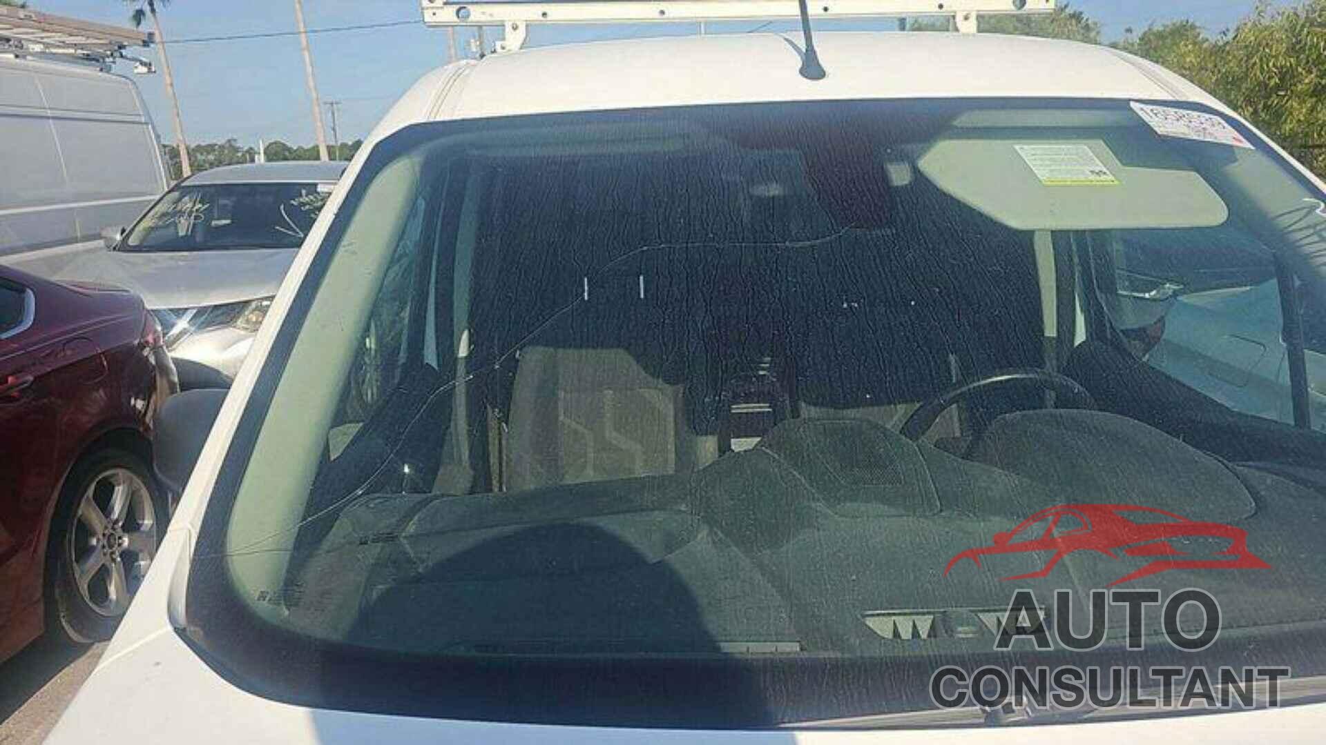 FORD TRANSIT CONNECT 2018 - NM0LS7F72J1347746