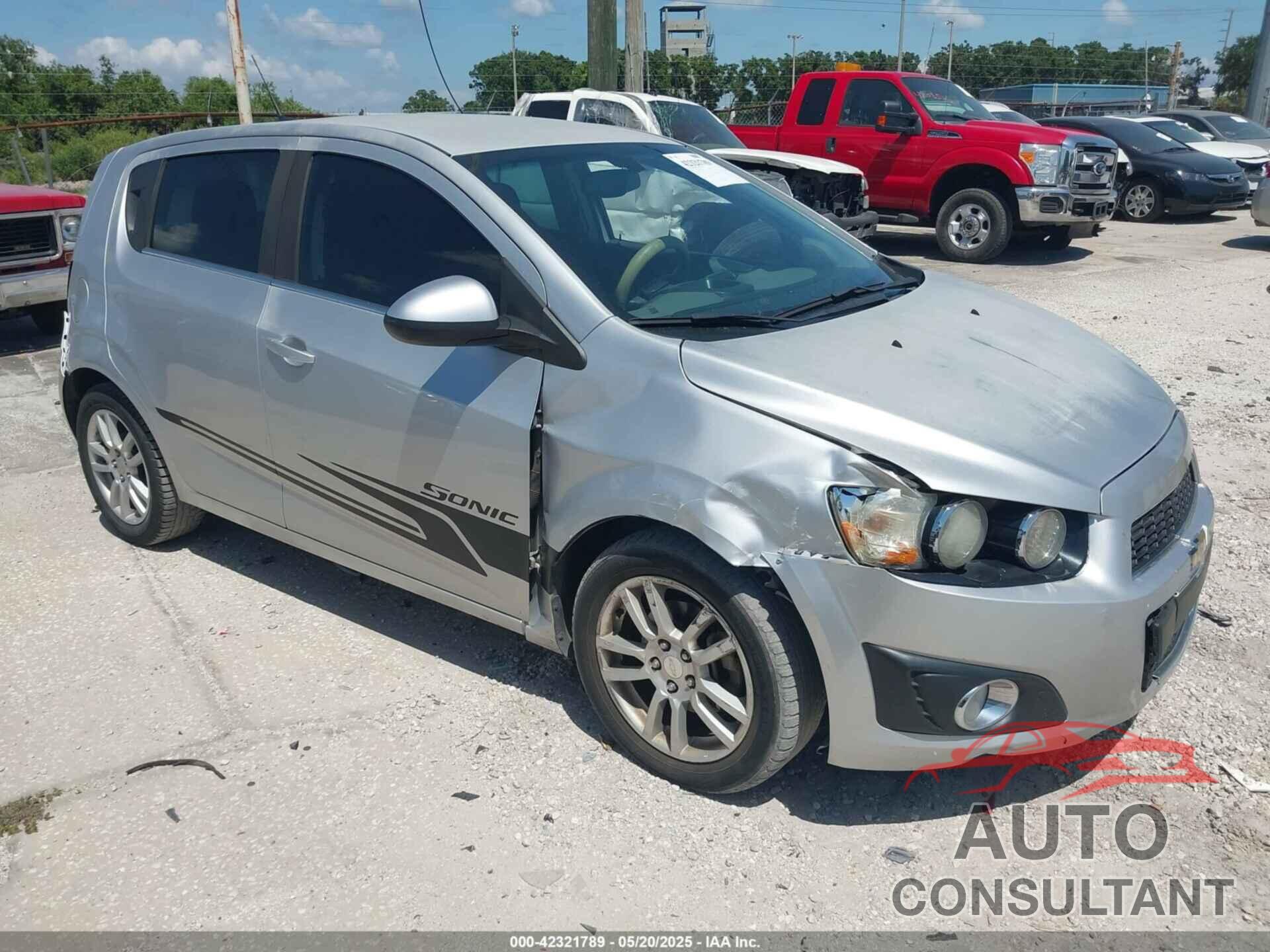 CHEVROLET SONIC 2014 - 1G1JC6SH8E4235238
