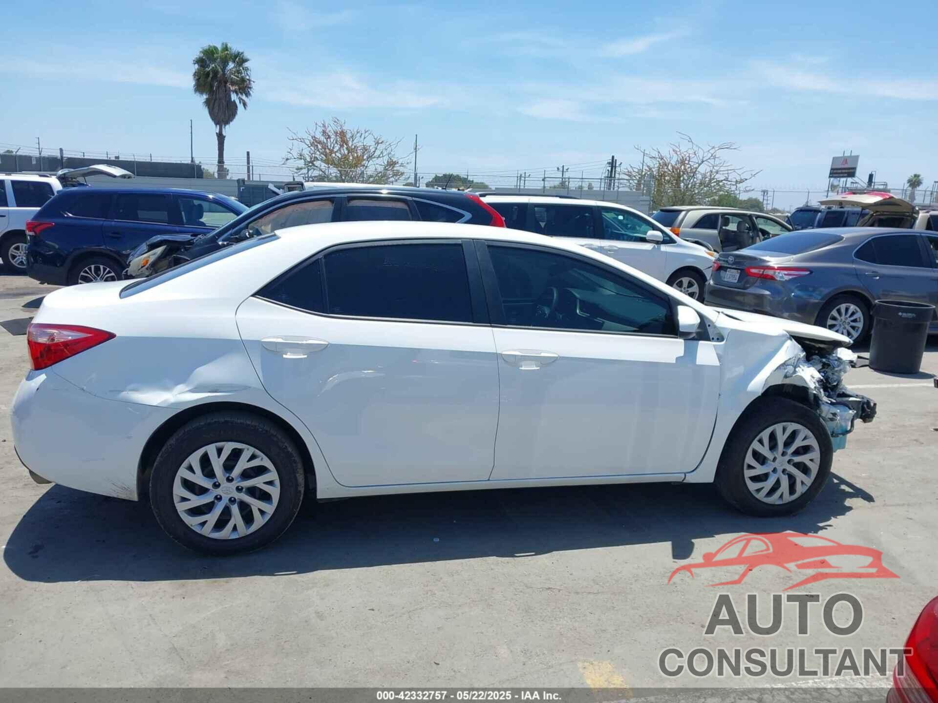 TOYOTA COROLLA 2018 - 5YFBURHE9JP835586
