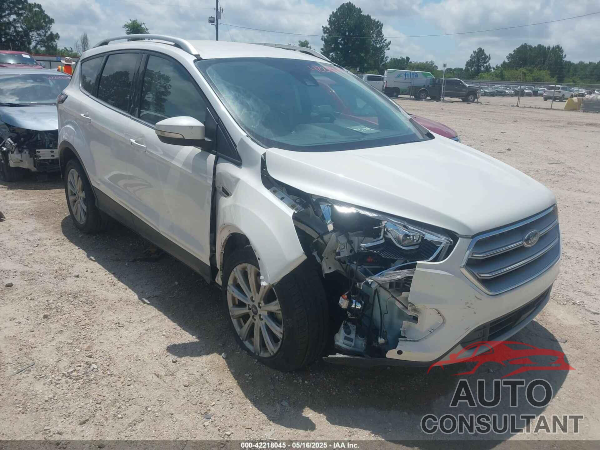 FORD ESCAPE 2017 - 1FMCU0J95HUE43470