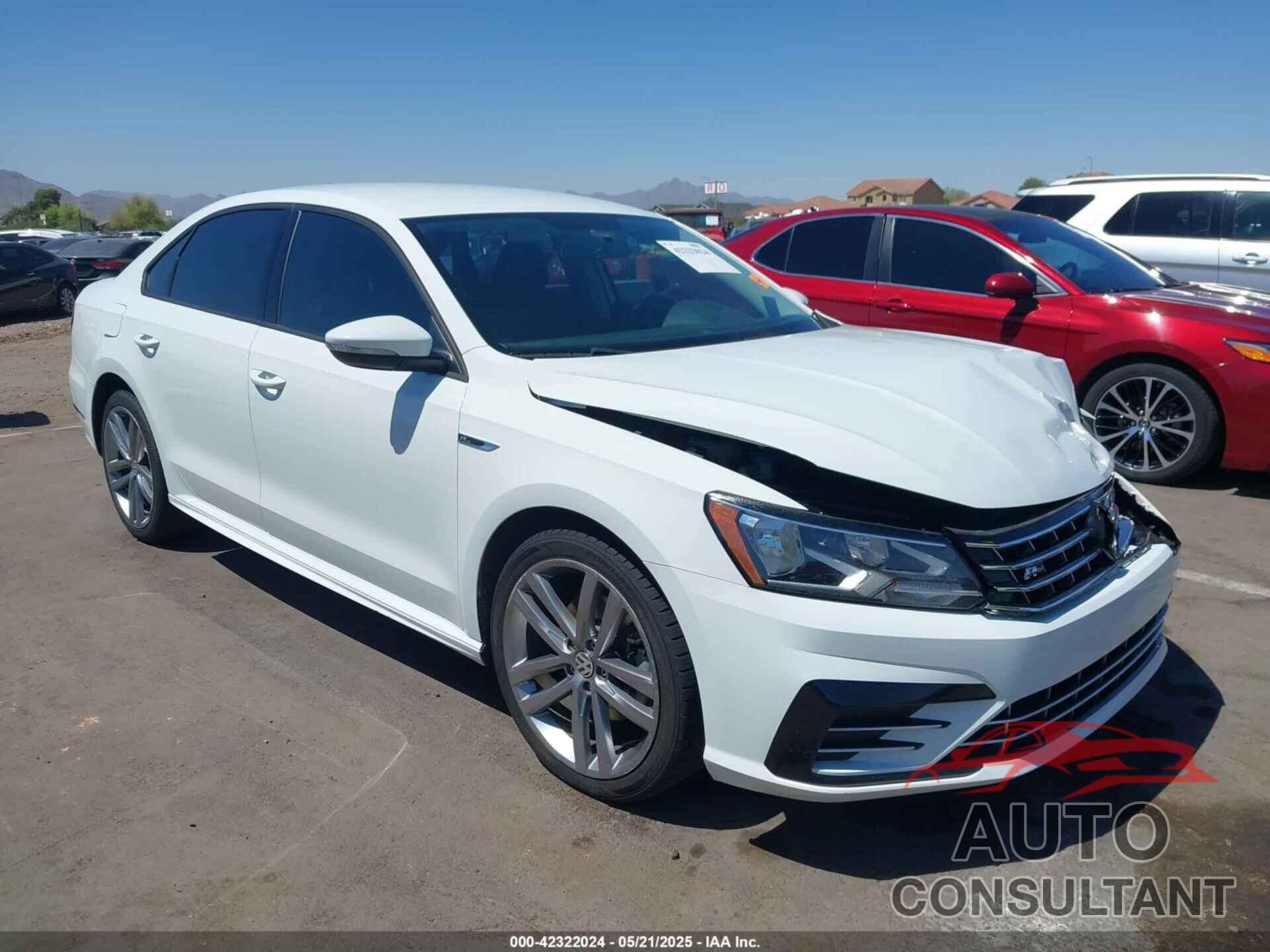 VOLKSWAGEN PASSAT 2018 - 1VWAA7A30JC013637