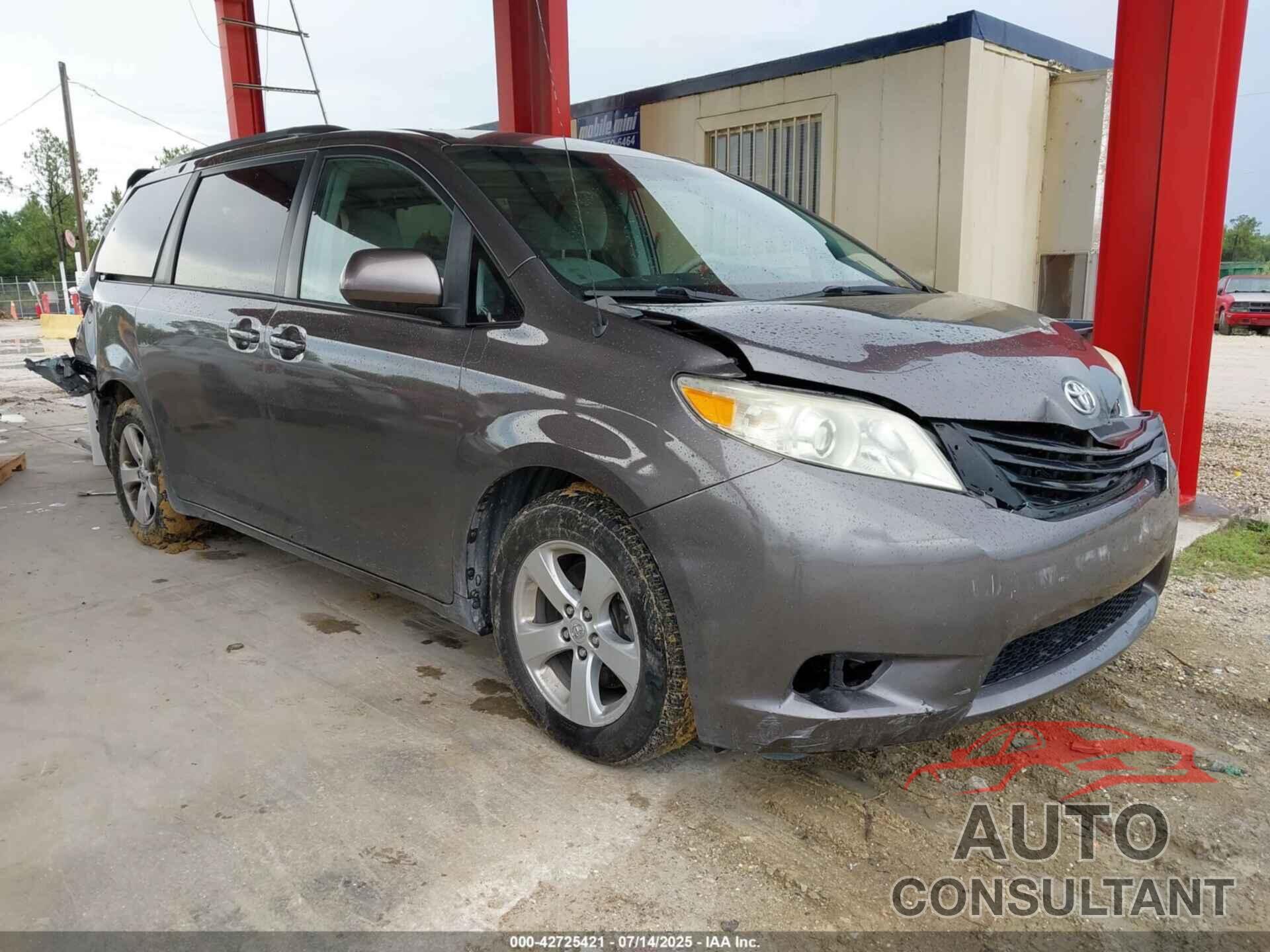 TOYOTA SIENNA 2013 - 5TDKK3DC8DS388073
