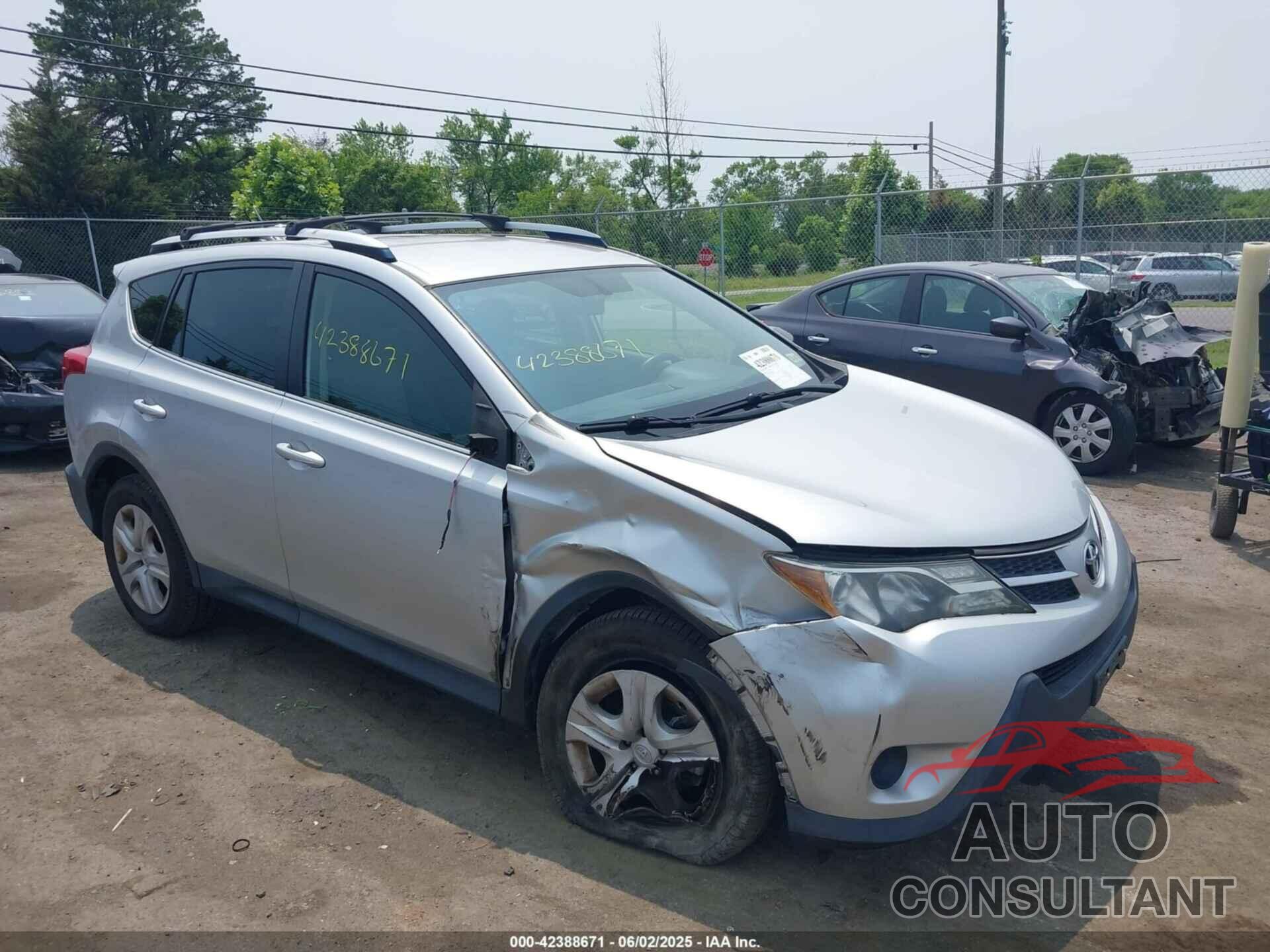 TOYOTA RAV4 2015 - JTMBFREV6FJ039453