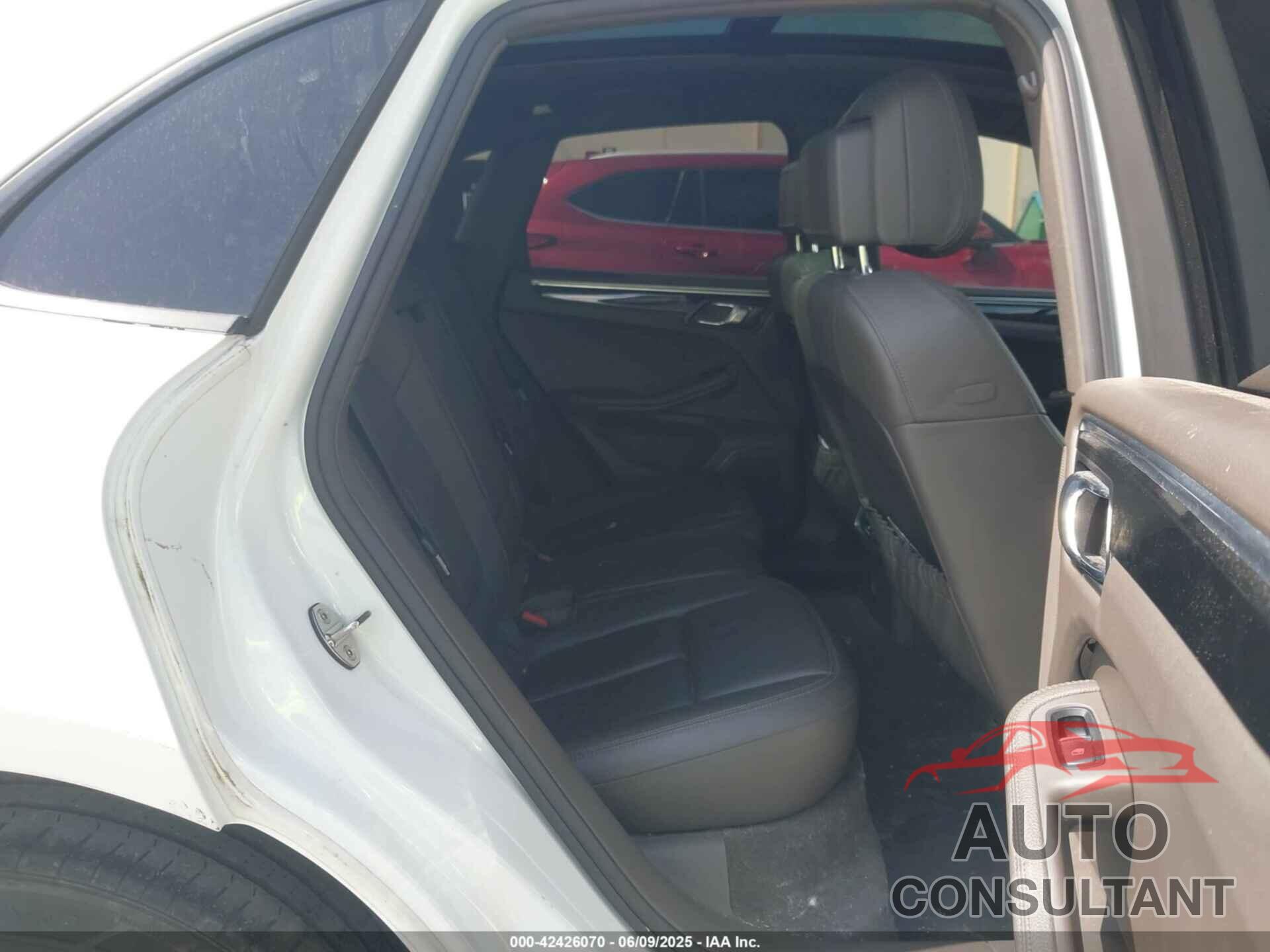 PORSCHE MACAN 2018 - WP1AA2A55JLB09317