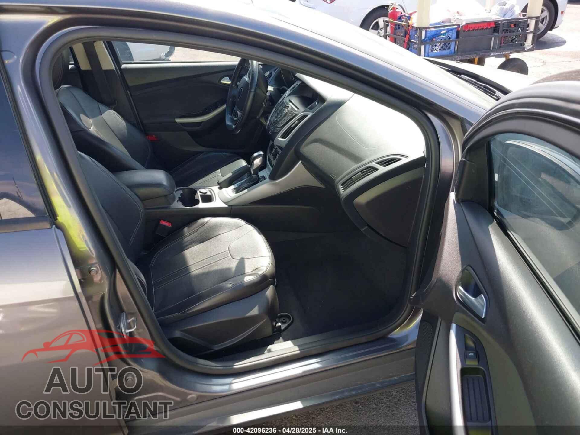 FORD FOCUS 2014 - 1FADP3F27EL259670