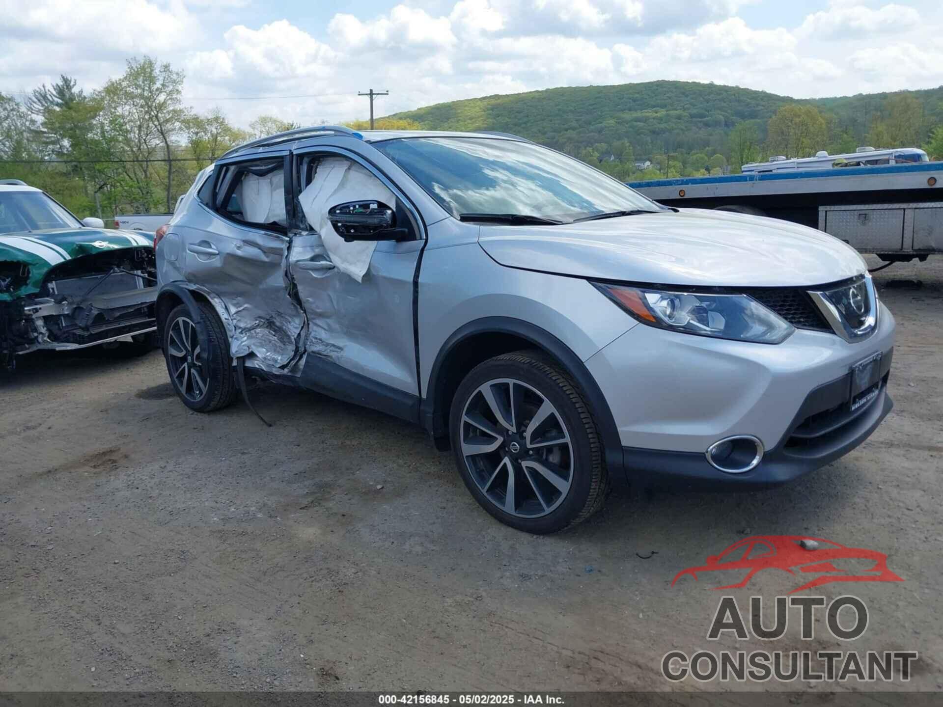 NISSAN ROGUE SPORT 2018 - JN1BJ1CR5JW210830