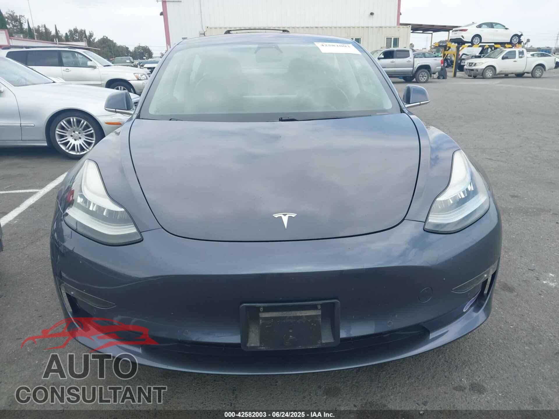 TESLA MODEL 3 2018 - 5YJ3E1EA8JF023745