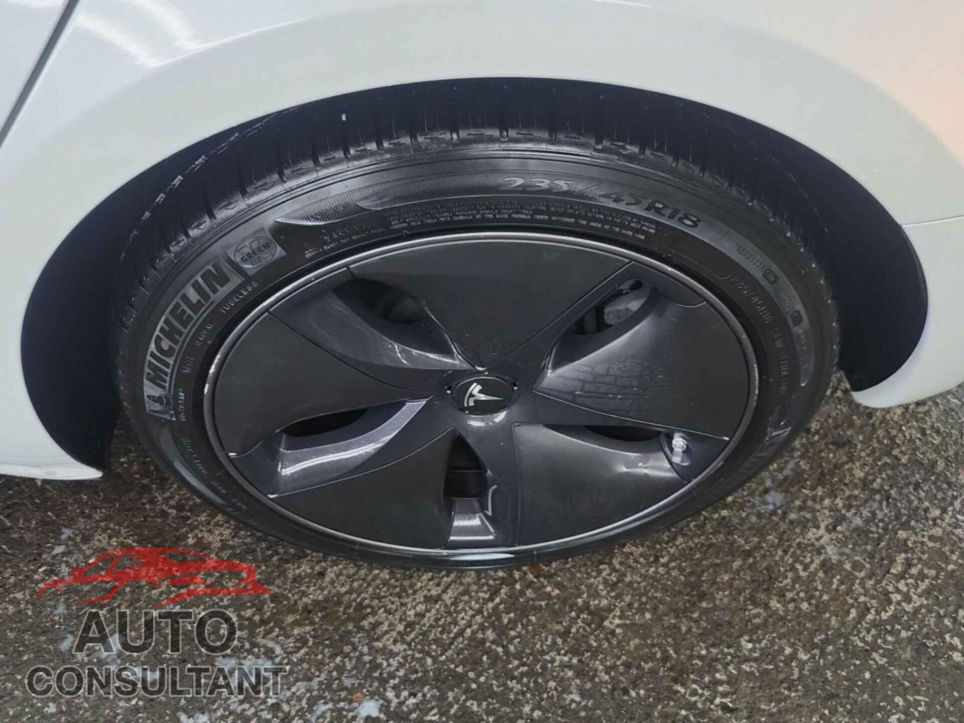 TESLA MODEL 3 2020 - 5YJ3E1EB6LF637771