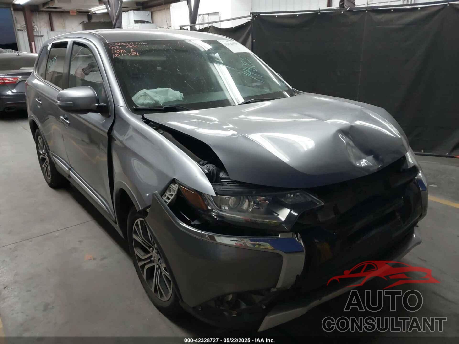 MITSUBISHI OUTLANDER 2018 - JA4AD3A33JZ004098