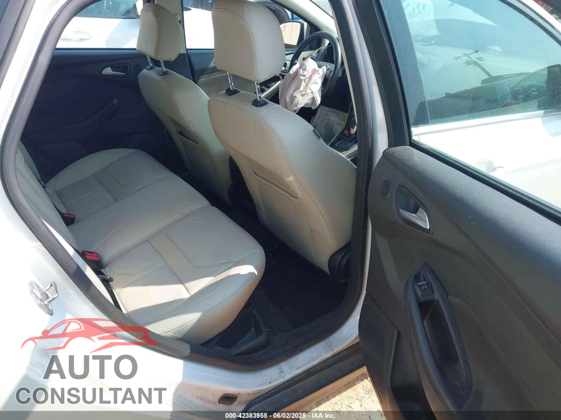 FORD FOCUS 2016 - 1FADP3N28GL307942