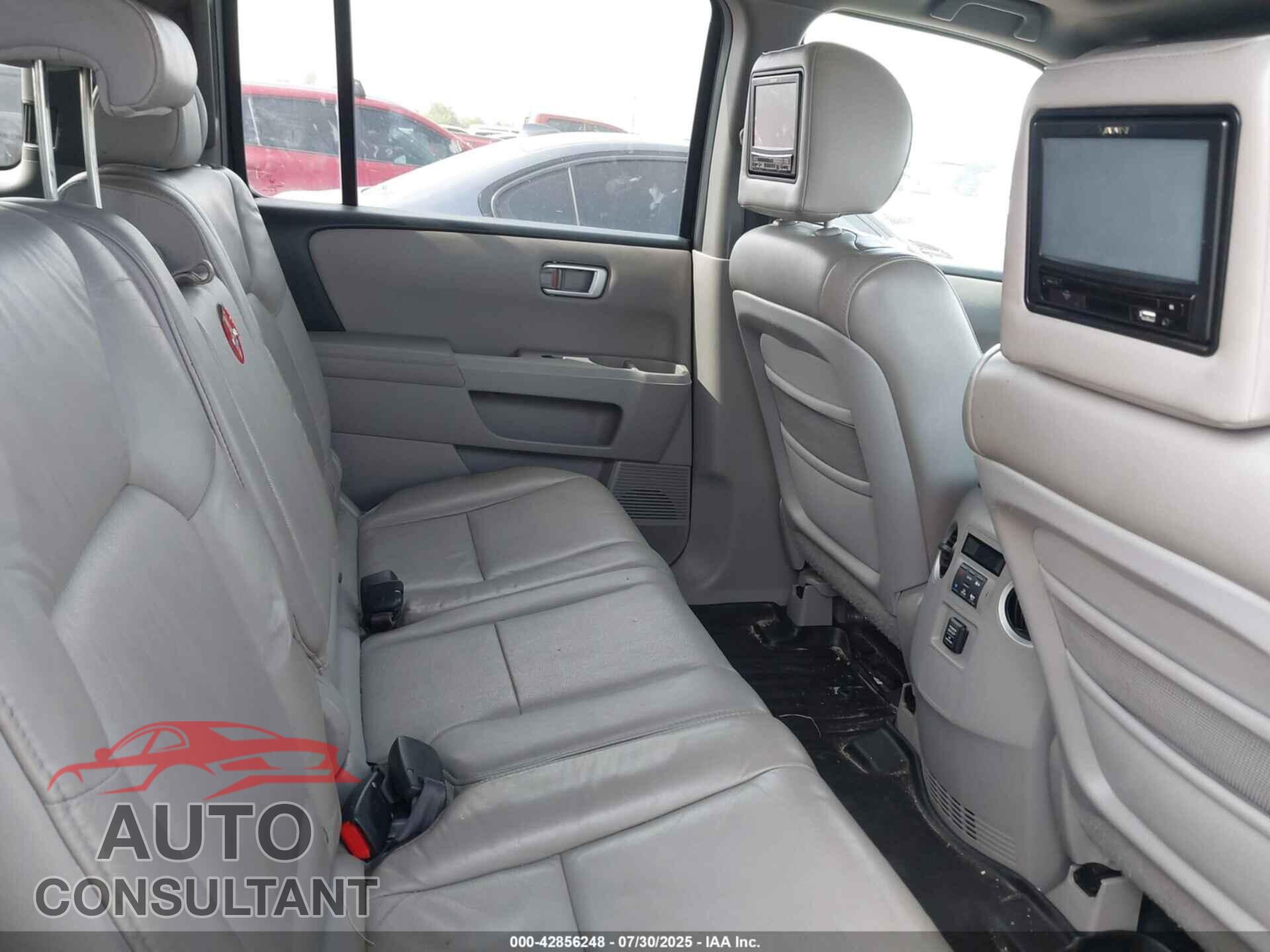 HONDA PILOT 2011 - 5FNYF3H50BB026766