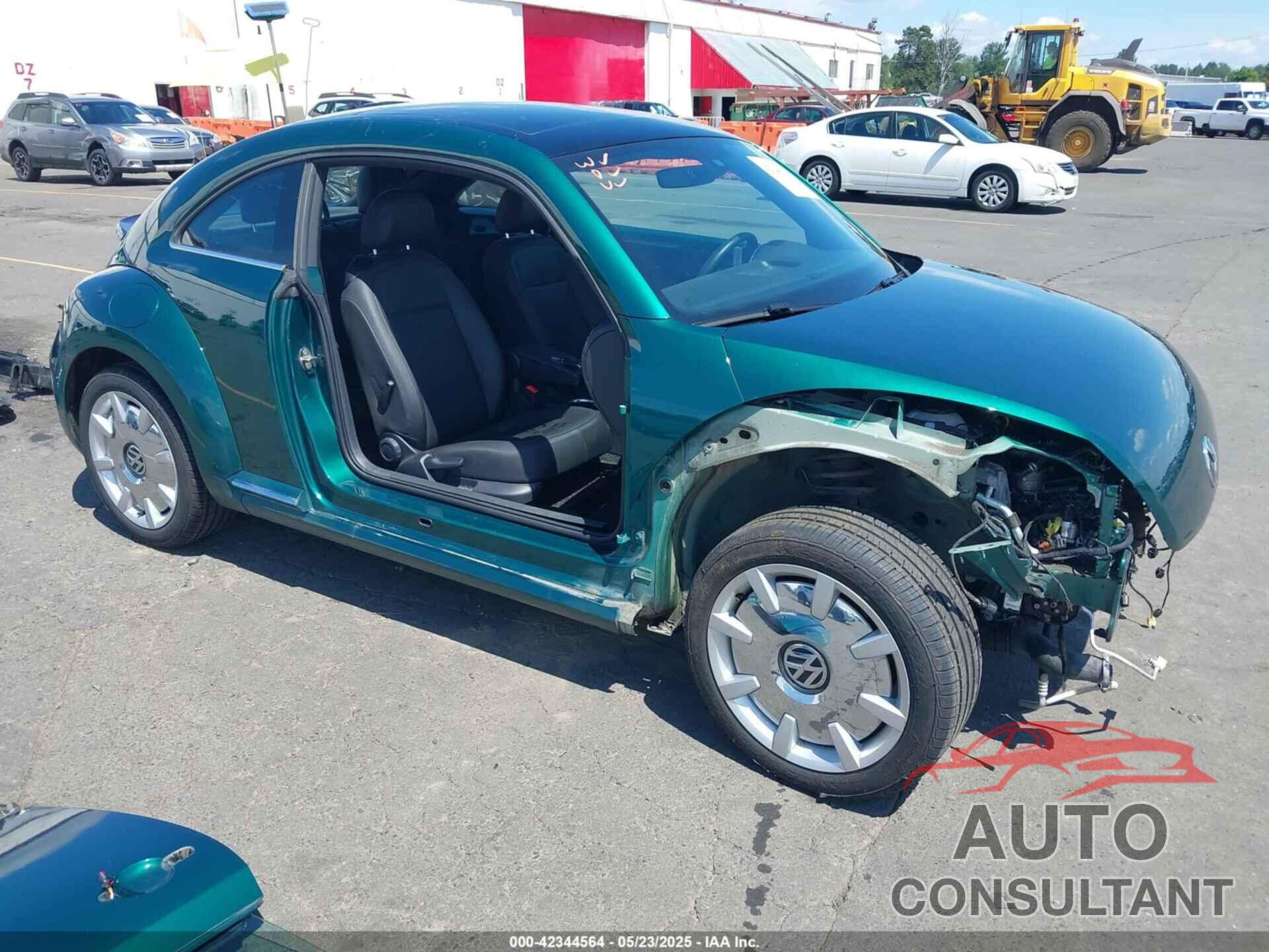 VOLKSWAGEN BEETLE 2018 - 3VWJD7ATXJM702476