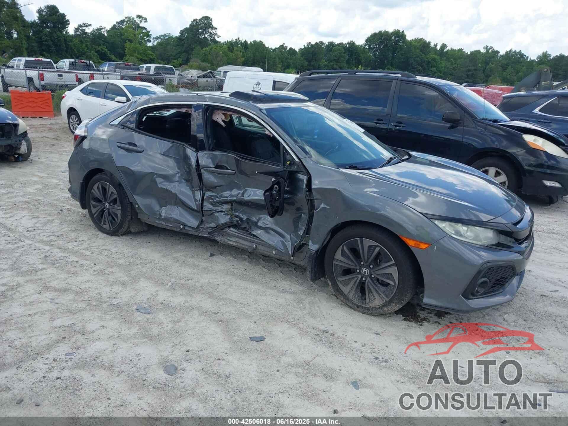 HONDA CIVIC 2018 - SHHFK7H59JU213172