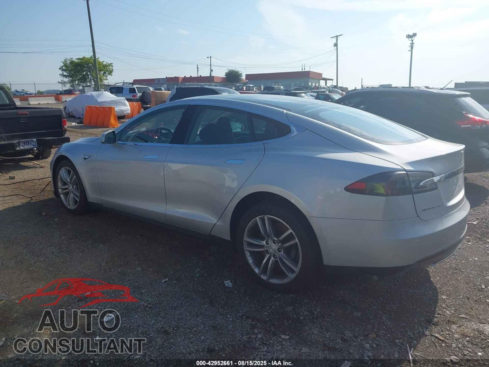TESLA MODEL S 2013 - 5YJSA1CN4DFP17253