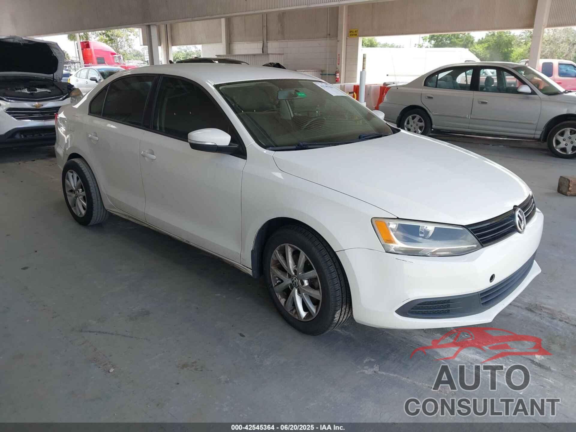 VOLKSWAGEN JETTA 2011 - 3VWDX7AJ6BM330333