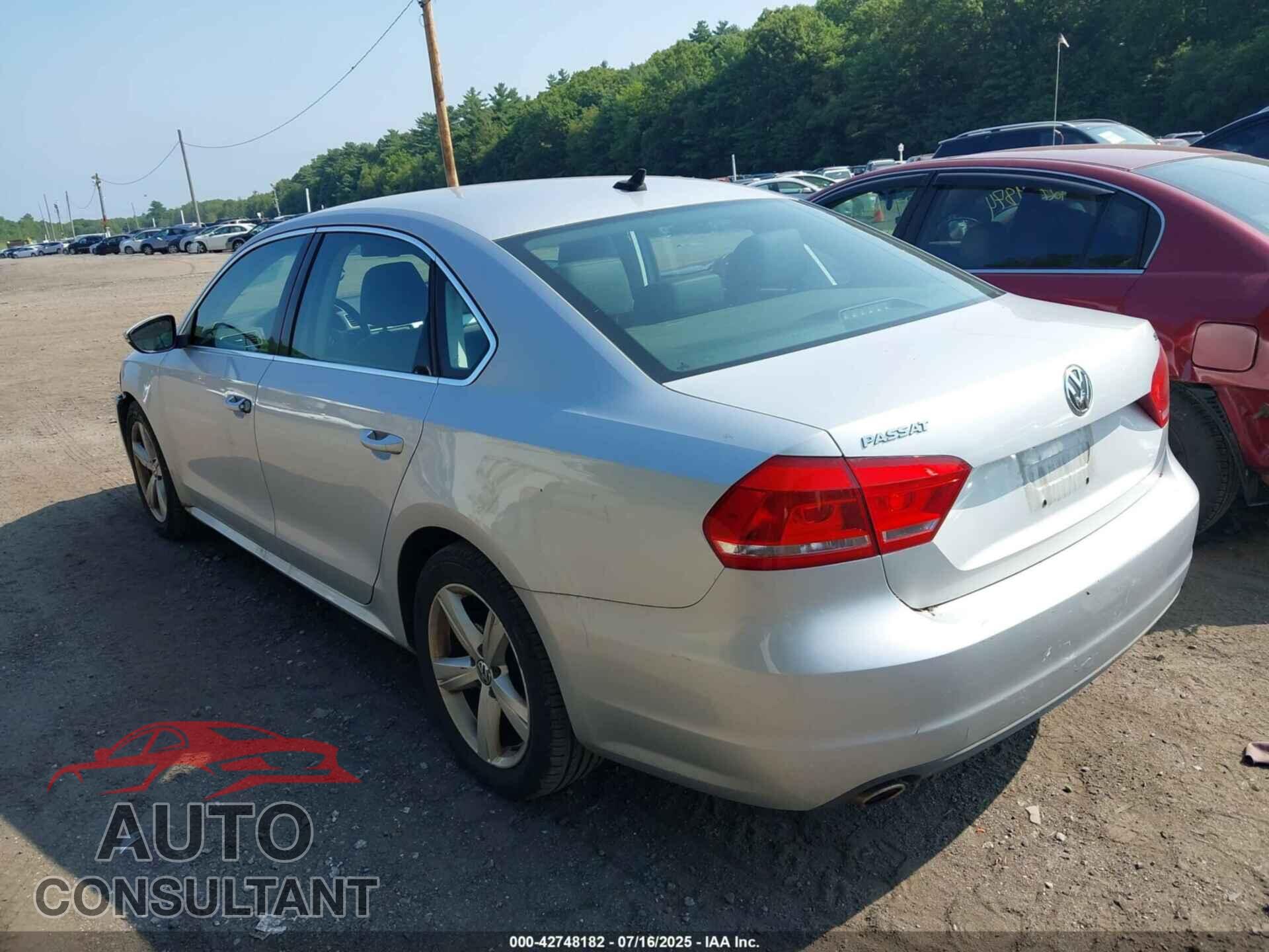 VOLKSWAGEN PASSAT 2012 - 1VWBP7A34CC073376