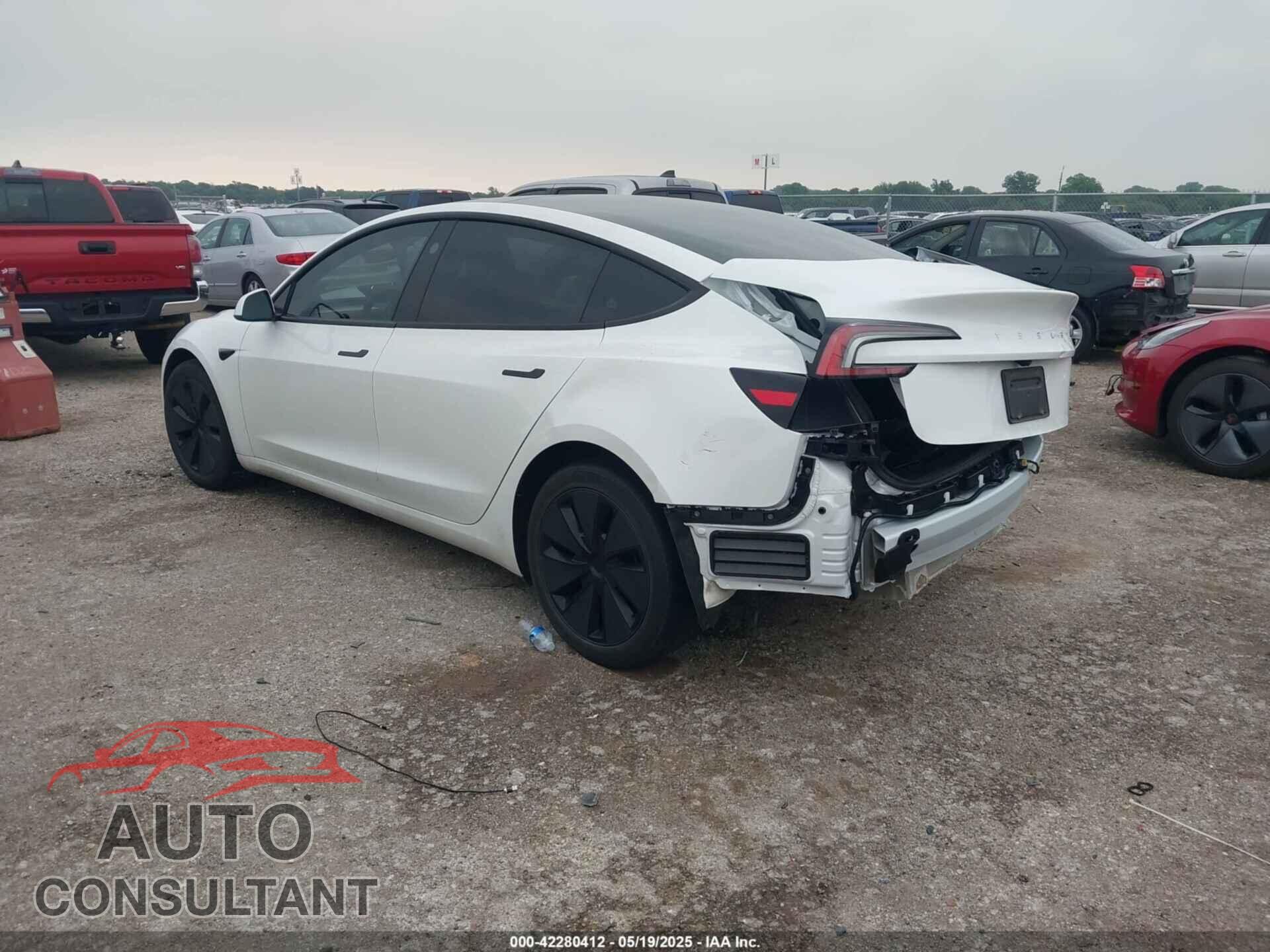 TESLA MODEL 3 2024 - 5YJ3E1EA2RF731579
