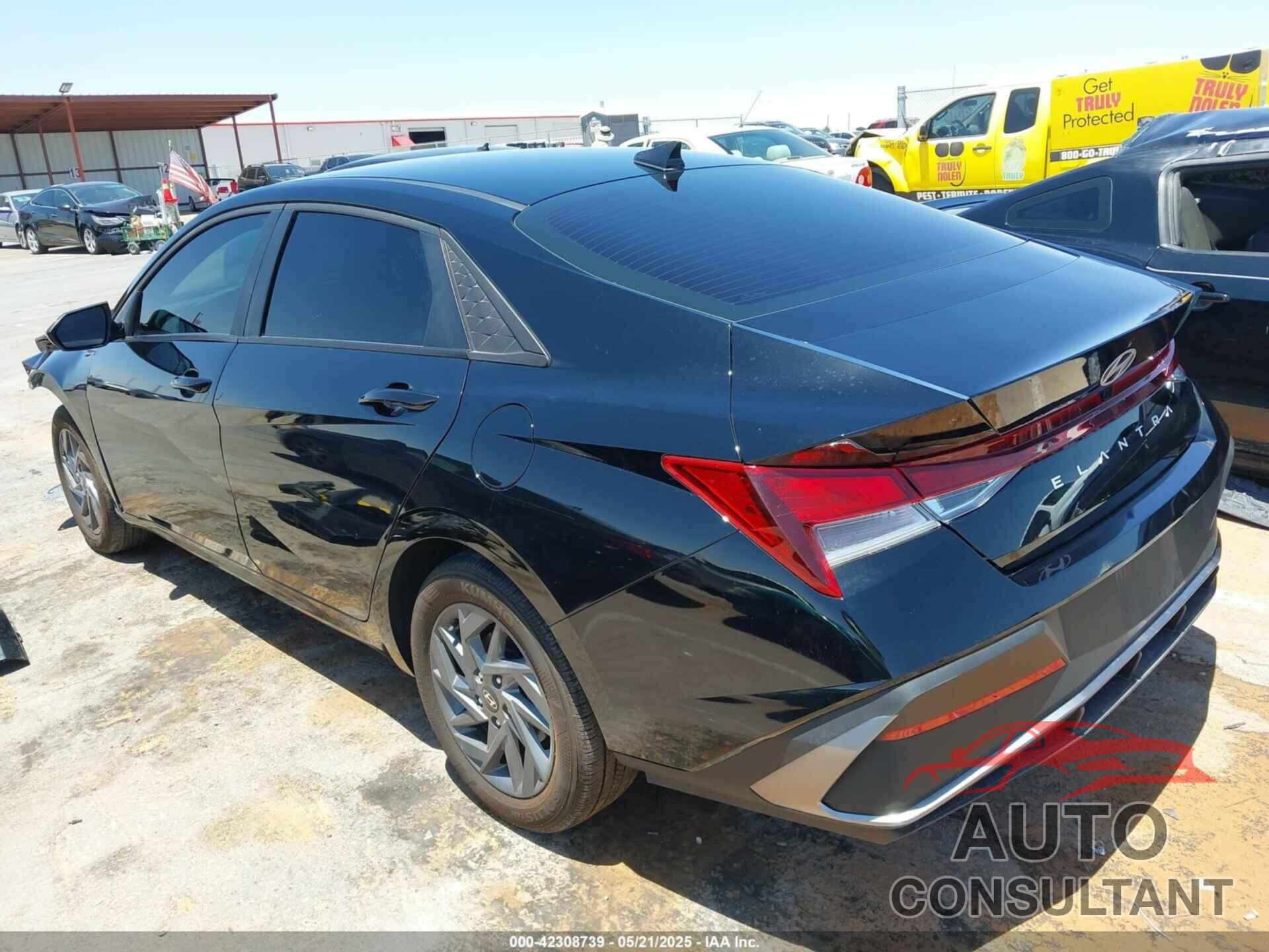 HYUNDAI ELANTRA 2024 - KMHLM4DG8RU682661