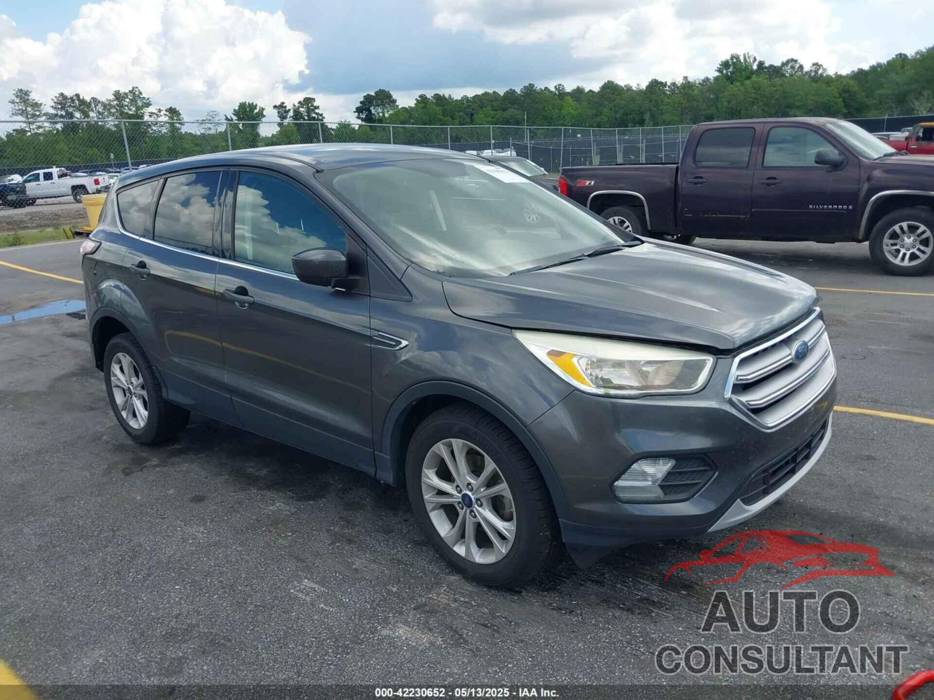 FORD ESCAPE 2017 - 1FMCU0GD9HUC72010