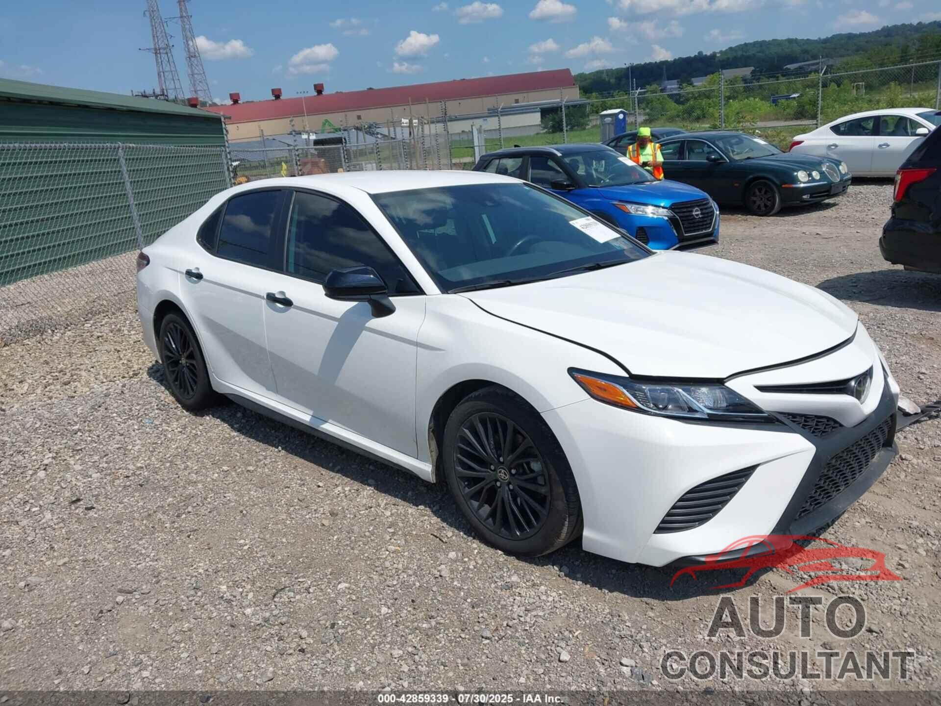 TOYOTA CAMRY 2020 - 4T1G11BKXLU011256