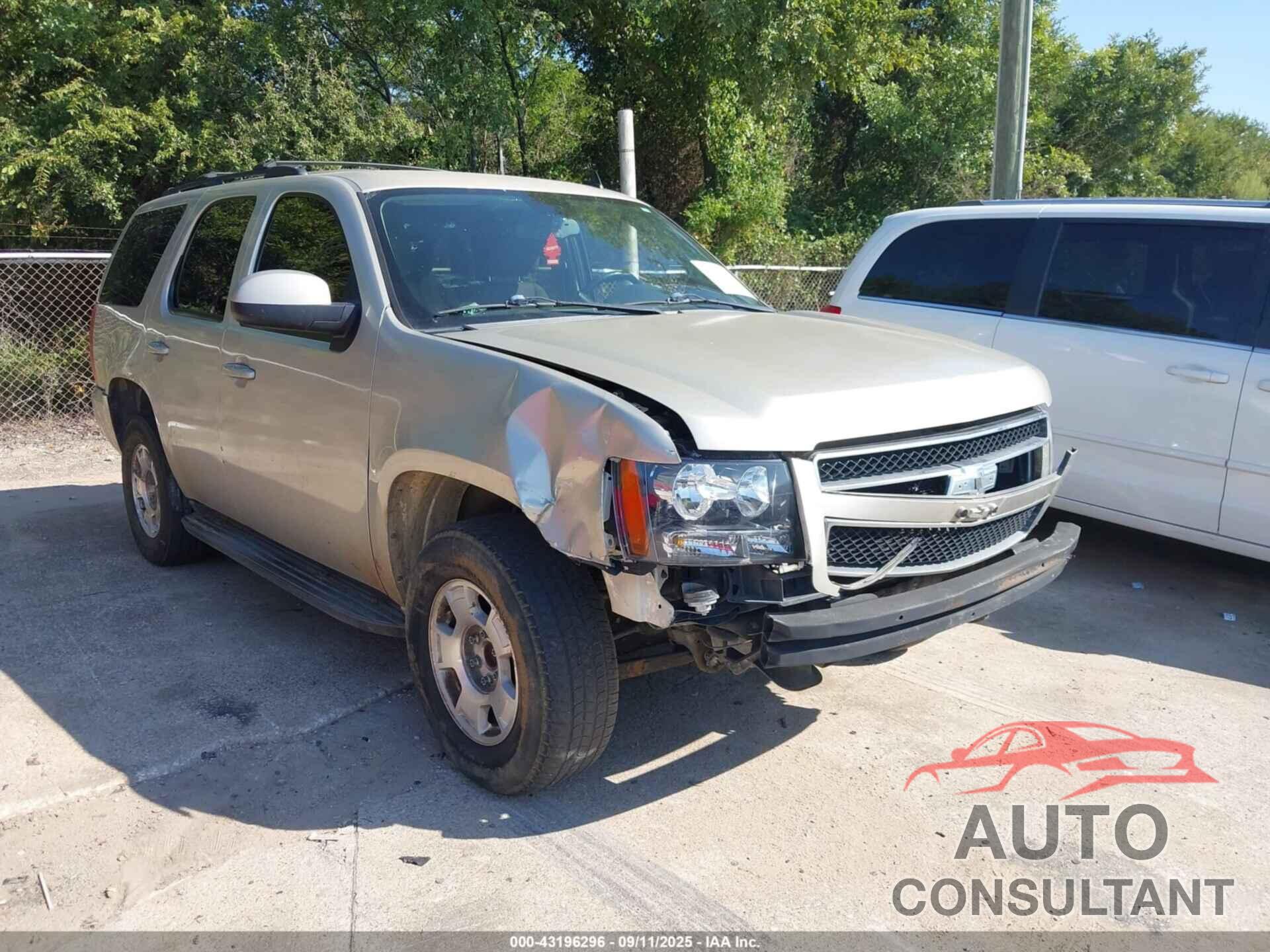 CHEVROLET TAHOE 2013 - 1GNSCAE02DR378652