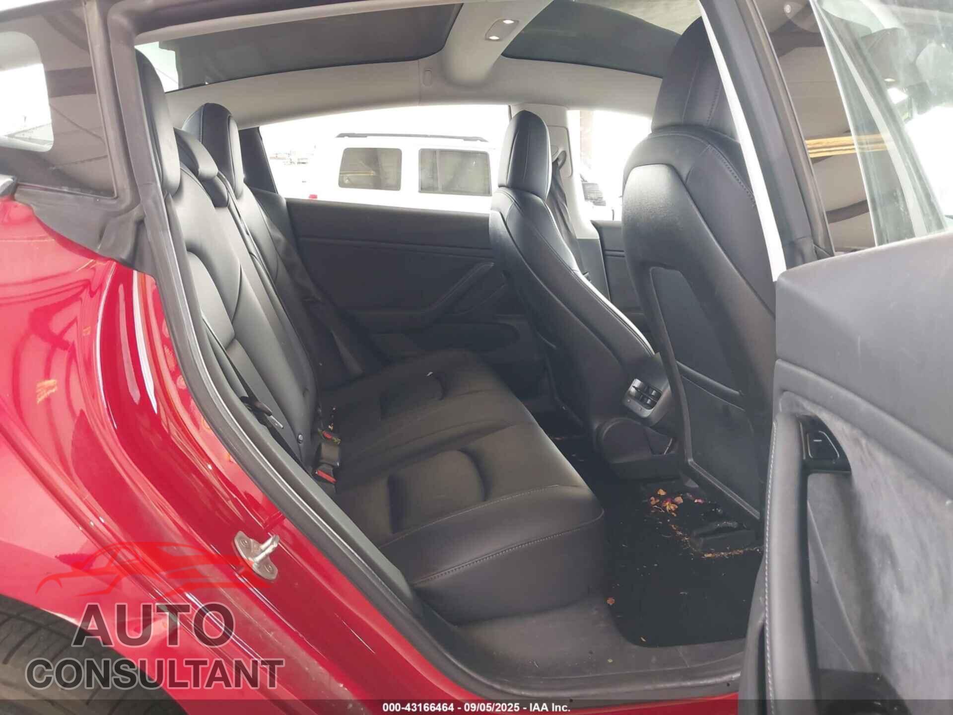 TESLA MODEL 3 2018 - 5YJ3E1EA5JF019247
