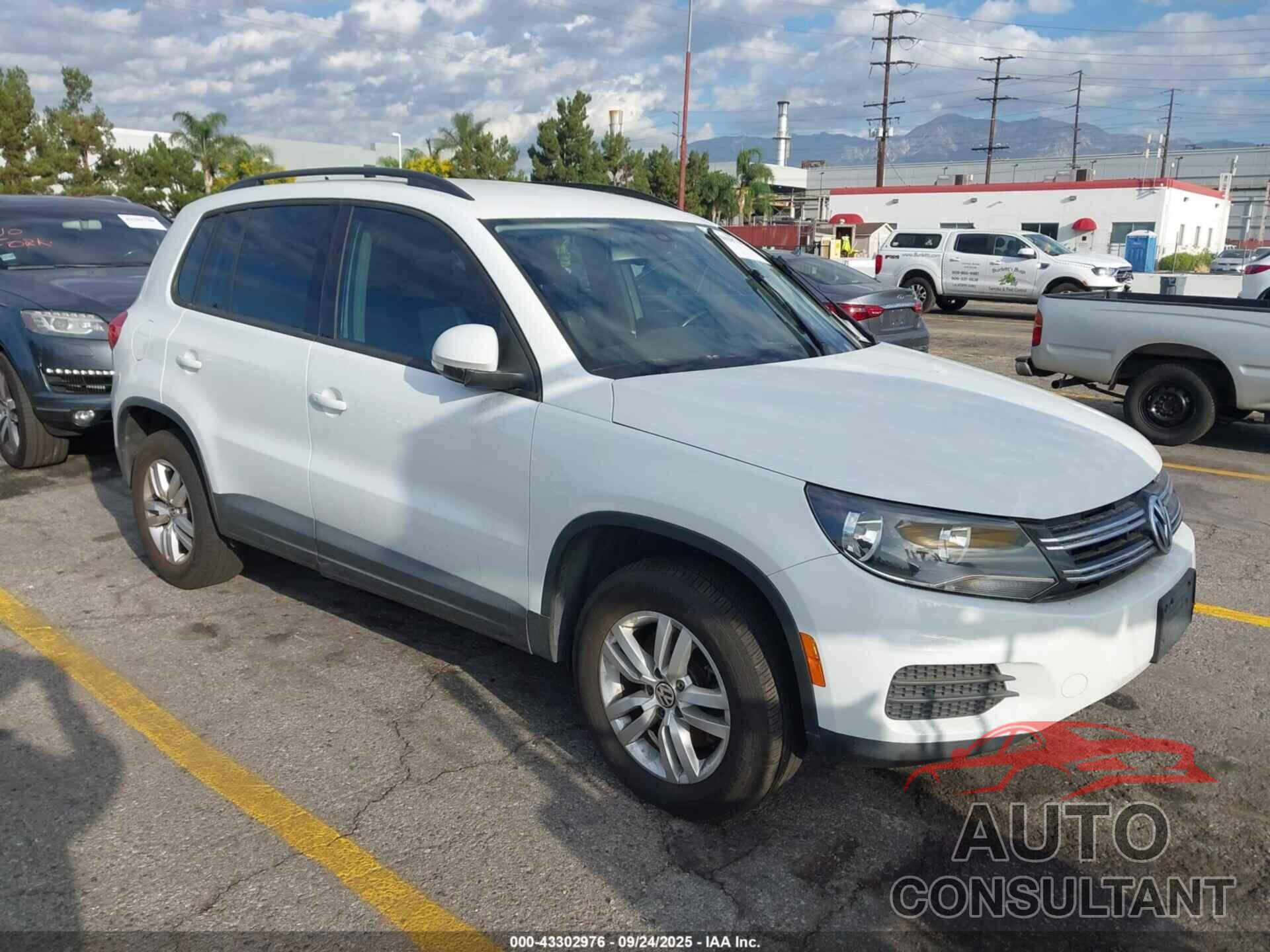VOLKSWAGEN TIGUAN 2016 - WVGAV7AX0GW545659