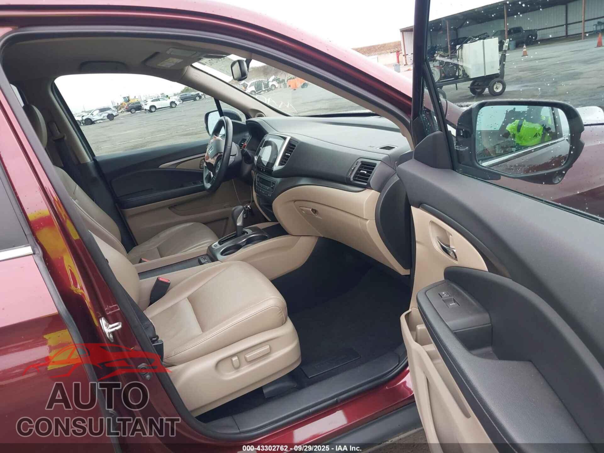 HONDA RIDGELINE 2017 - 5FPYK3F65HB020100