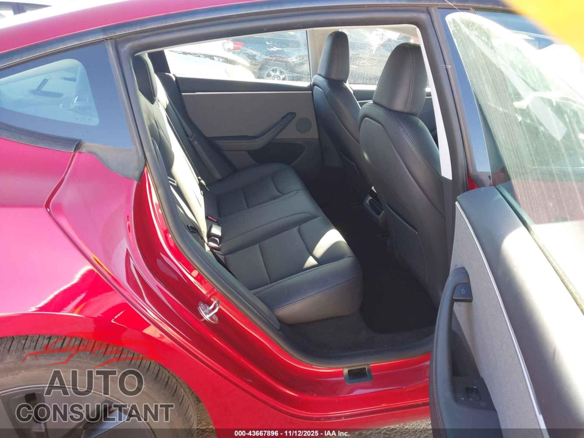 TESLA MODEL 3 2024 - 5YJ3E1EA5RF732774