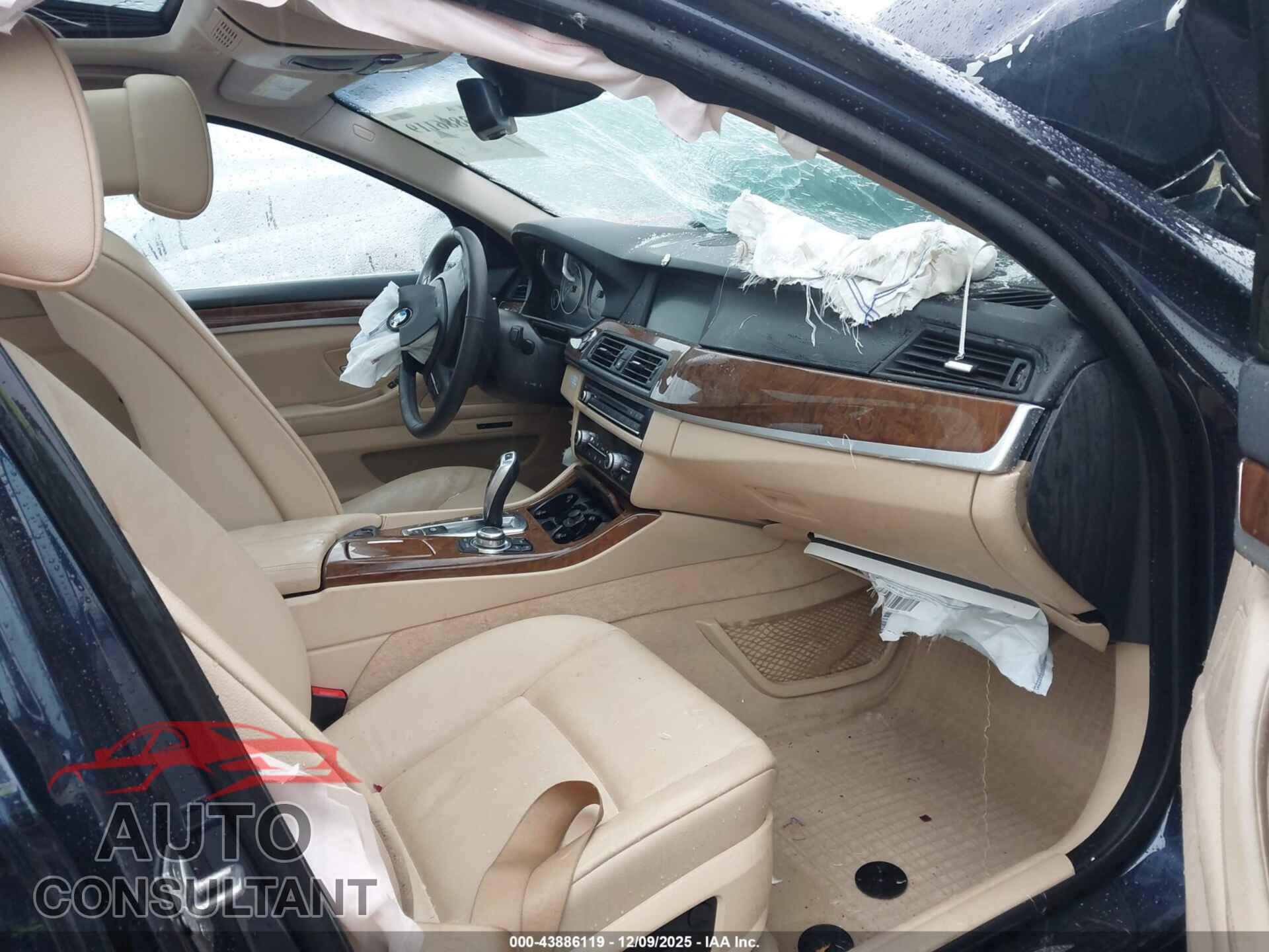 BMW 528I 2012 - WBAXH5C51CDW02475