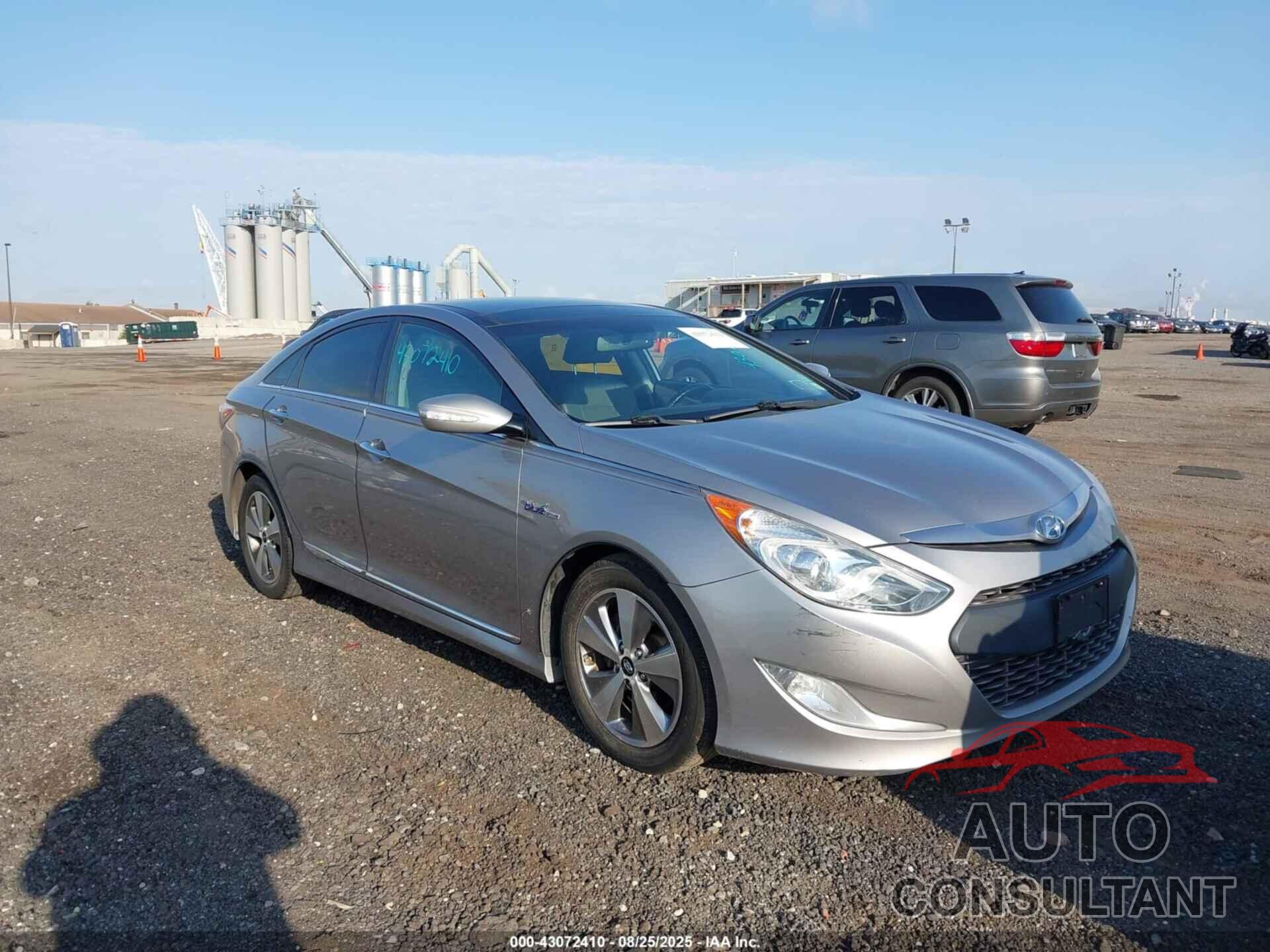 HYUNDAI SONATA HYBRID 2012 - KMHEC4A45CA045189