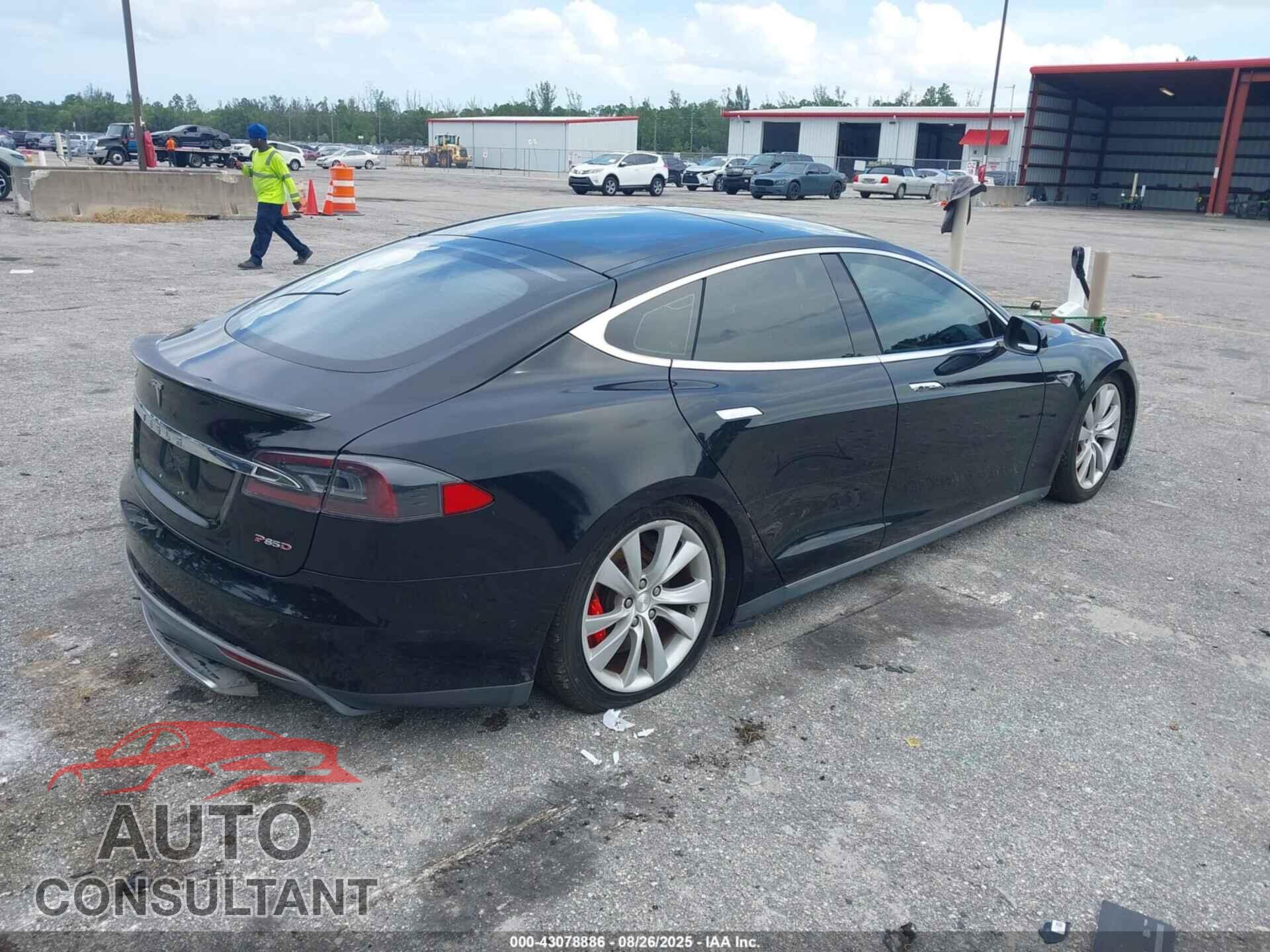 TESLA MODEL S 2015 - 5YJSA1H2XFFP68743