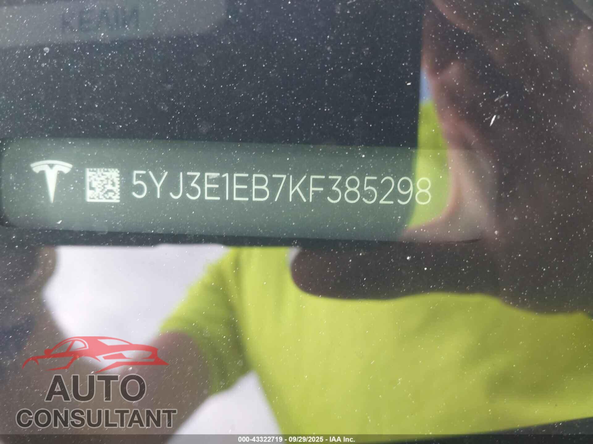 TESLA MODEL 3 2019 - 5YJ3E1EB7KF385298