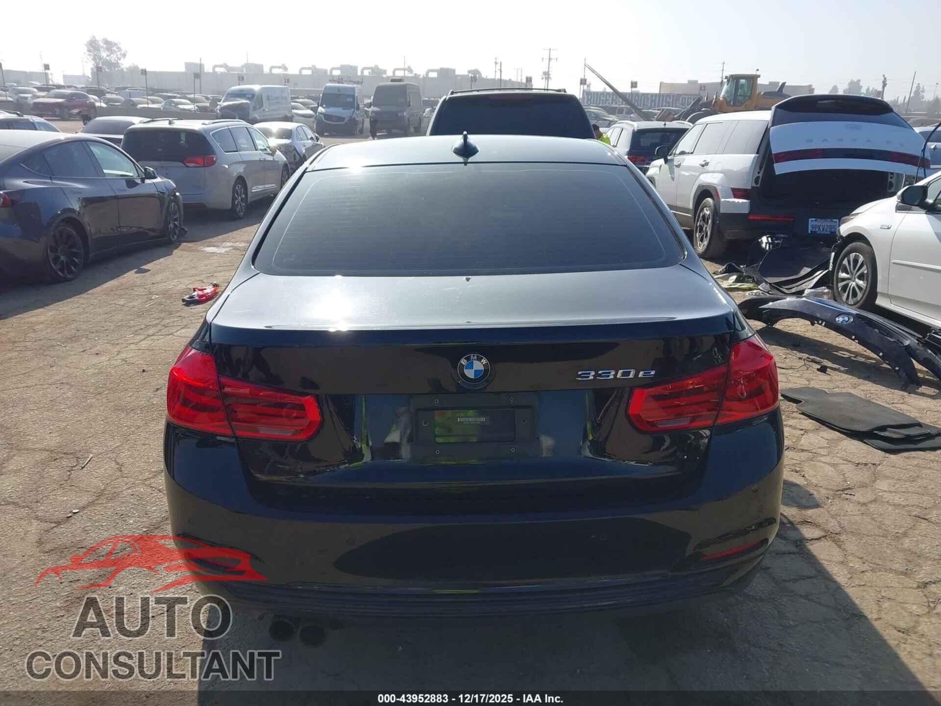 BMW 330E 2017 - WBA8E1C30HA158762