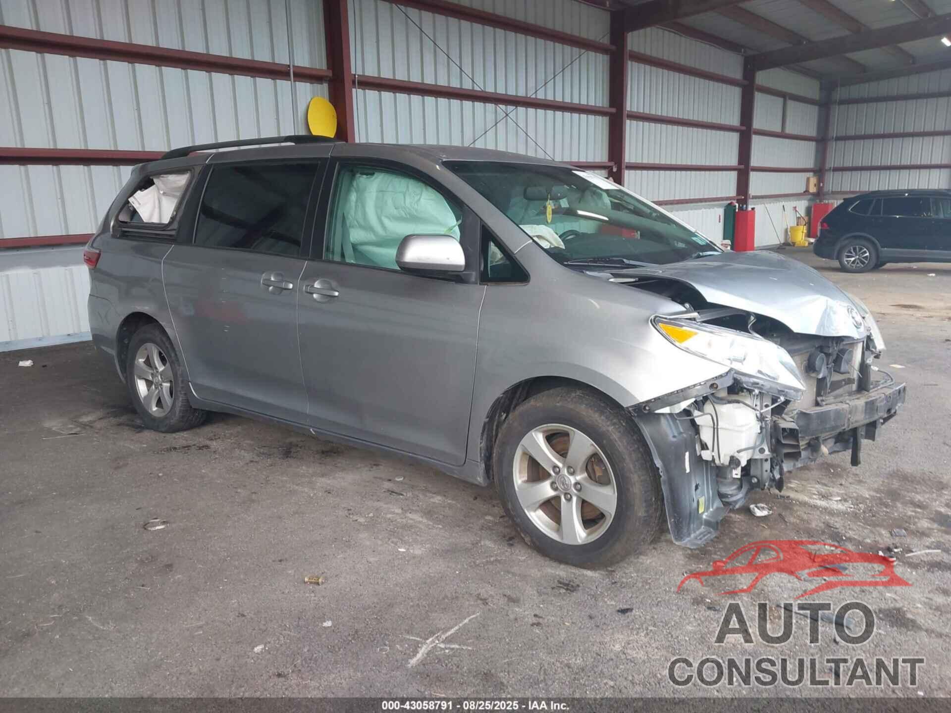 TOYOTA SIENNA 2017 - 5TDKZ3DC2HS833683