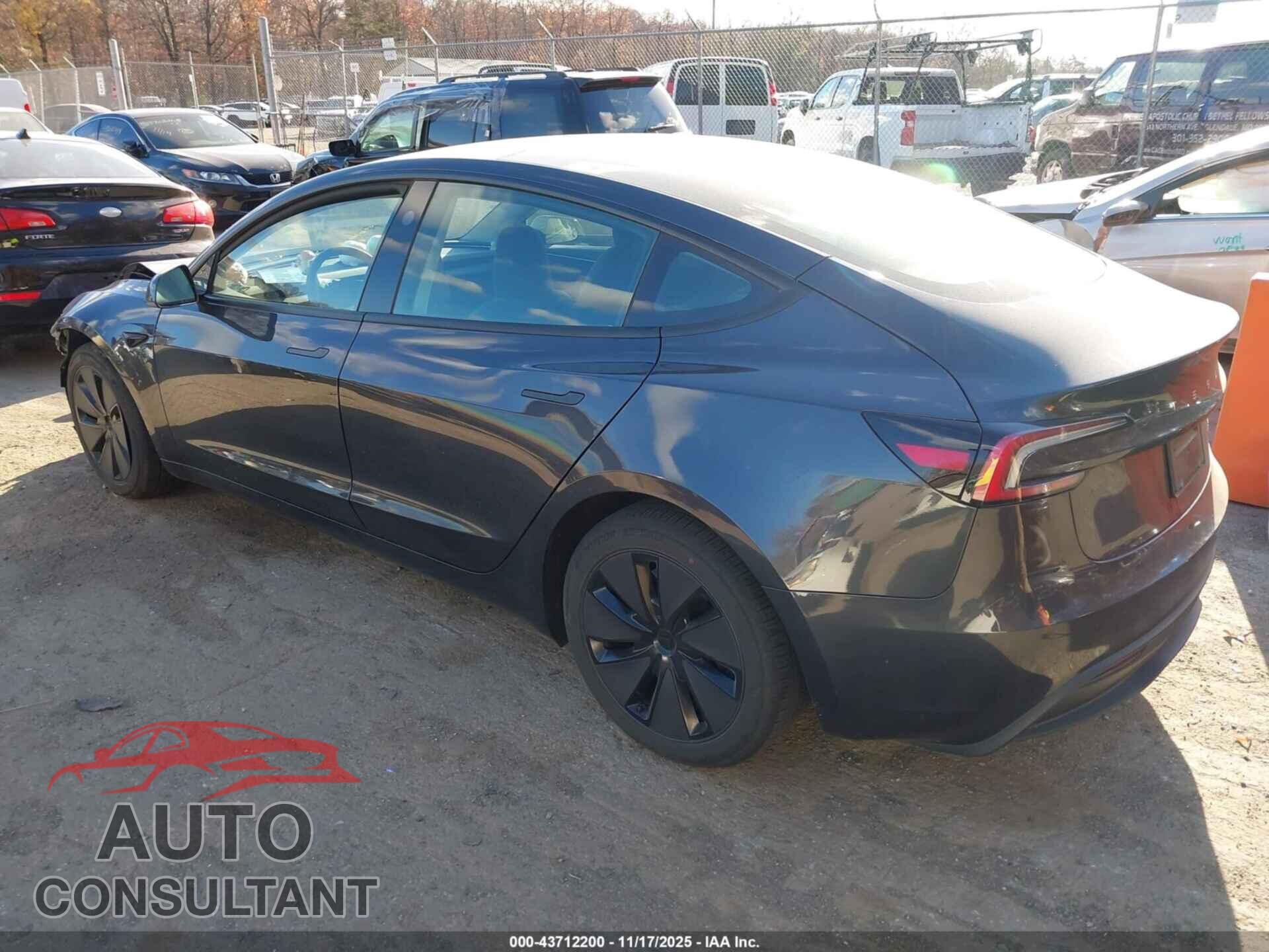 TESLA MODEL 3 2025 - 5YJ3E1EB7SF913972