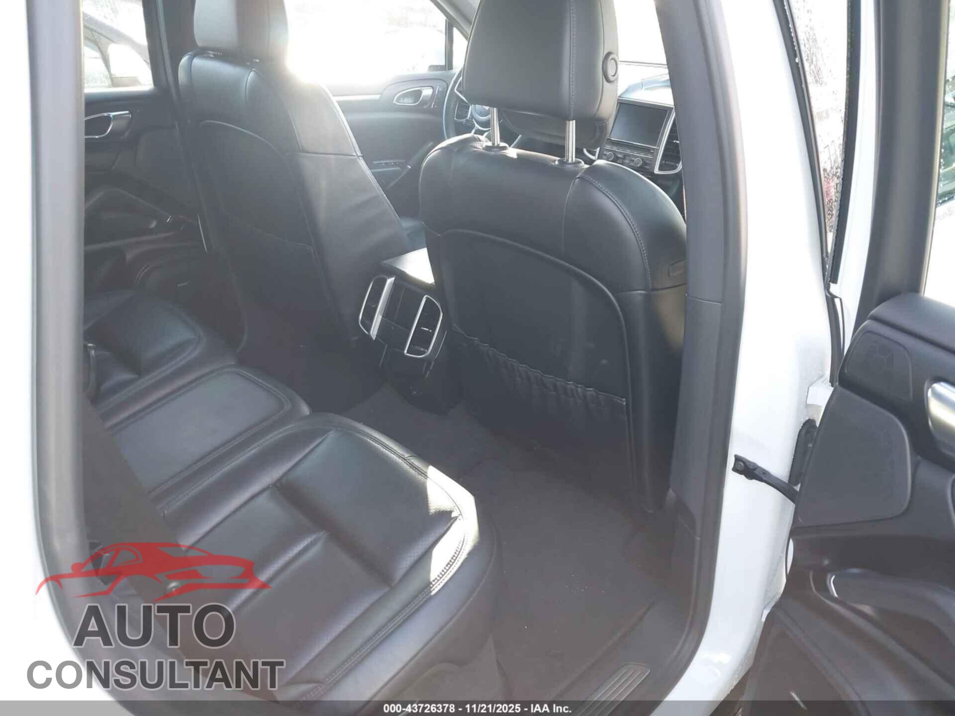 PORSCHE CAYENNE 2016 - WP1AA2A25GLA03058