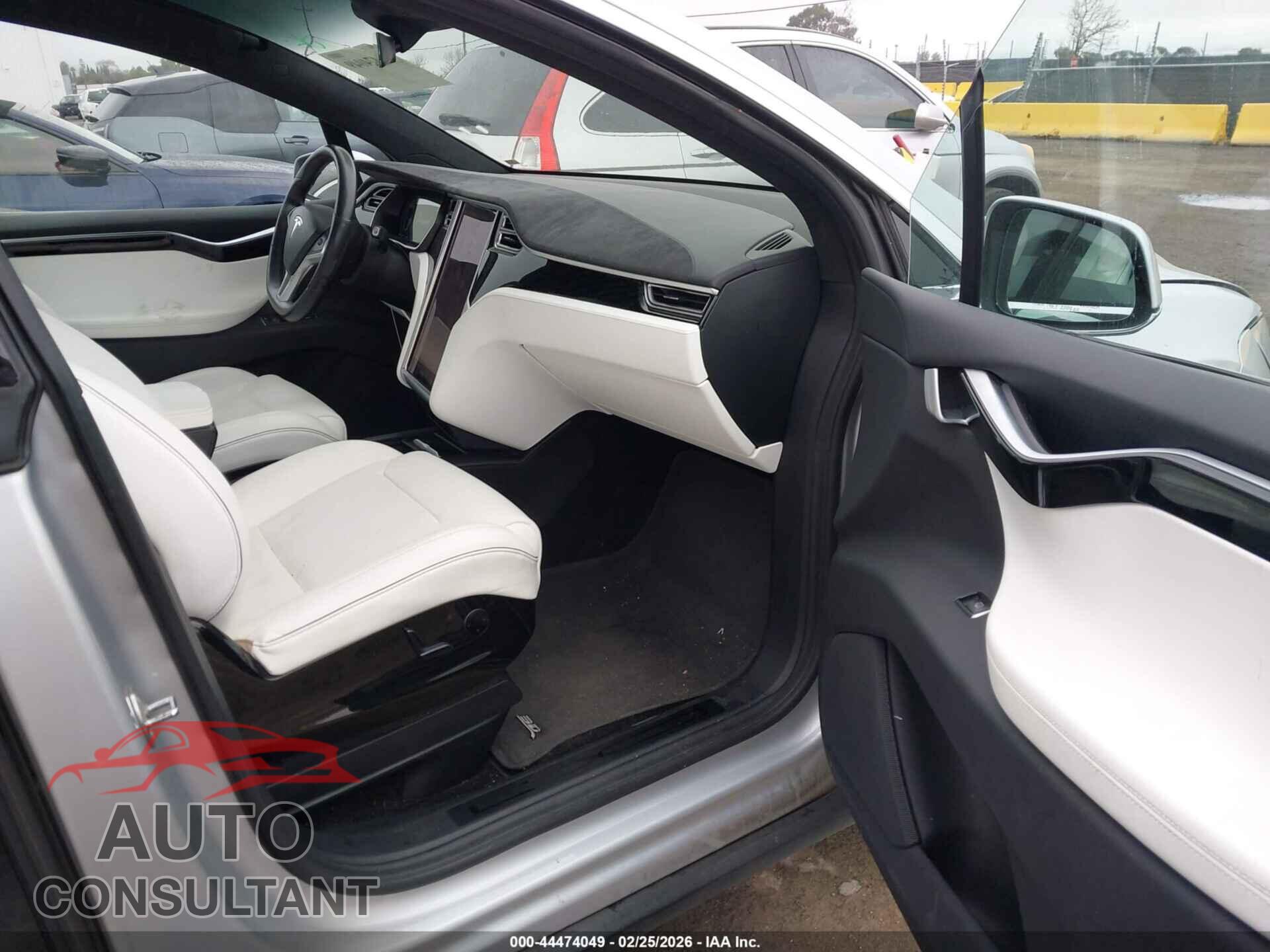 TESLA MODEL X 2016 - 5YJXCBE26GF022897