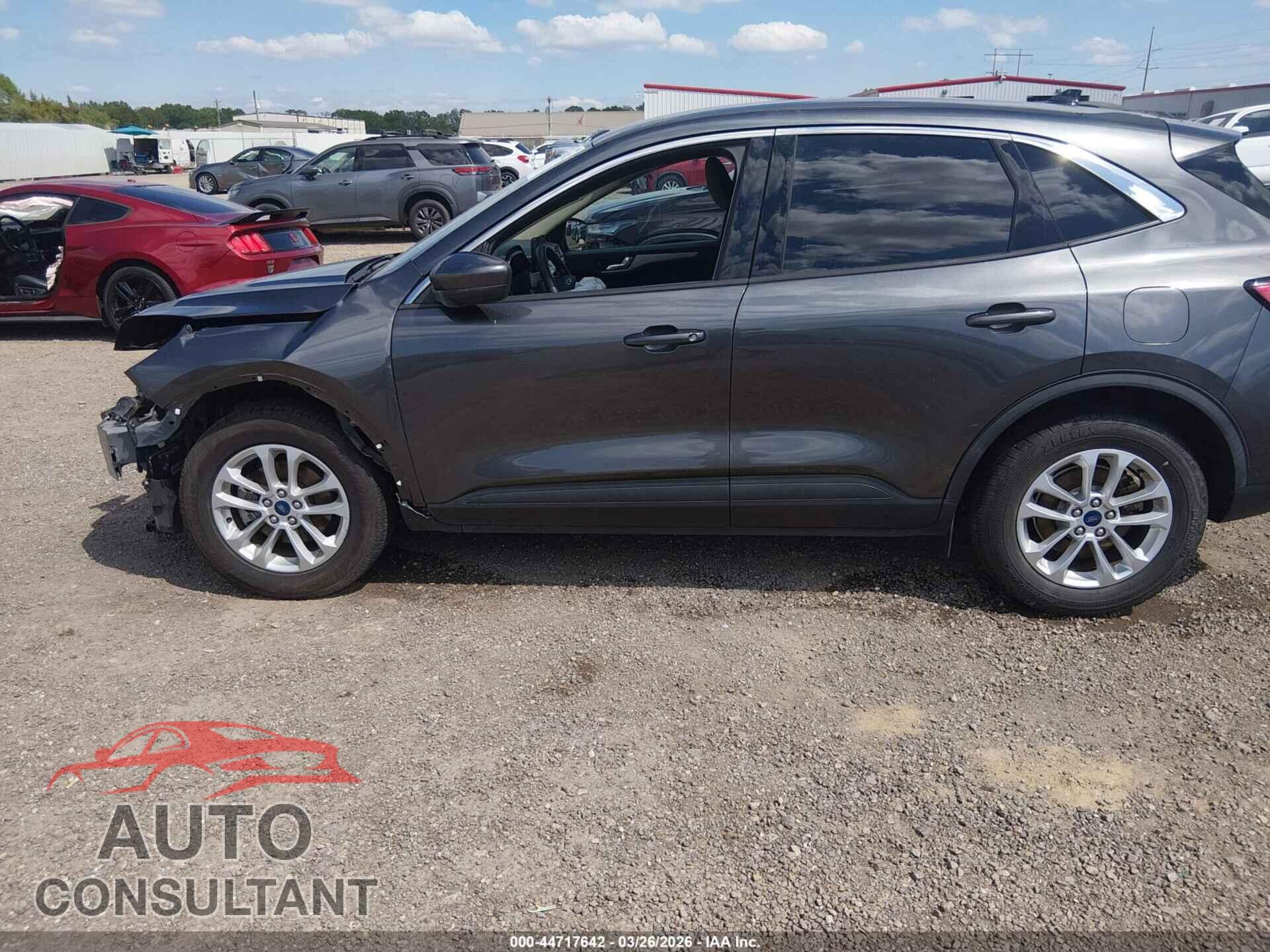 FORD ESCAPE 2020 - 1FMCU0G64LUA59461