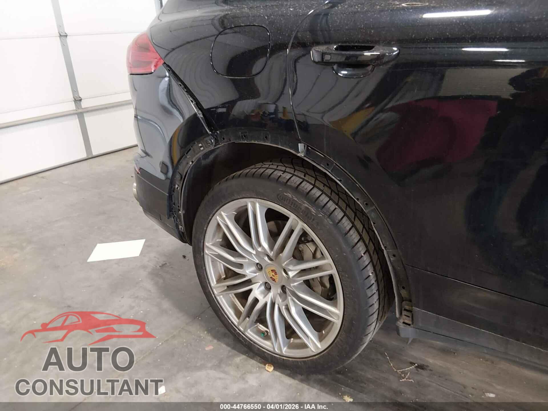 PORSCHE CAYENNE 2017 - WP1AB2A27HLA52261