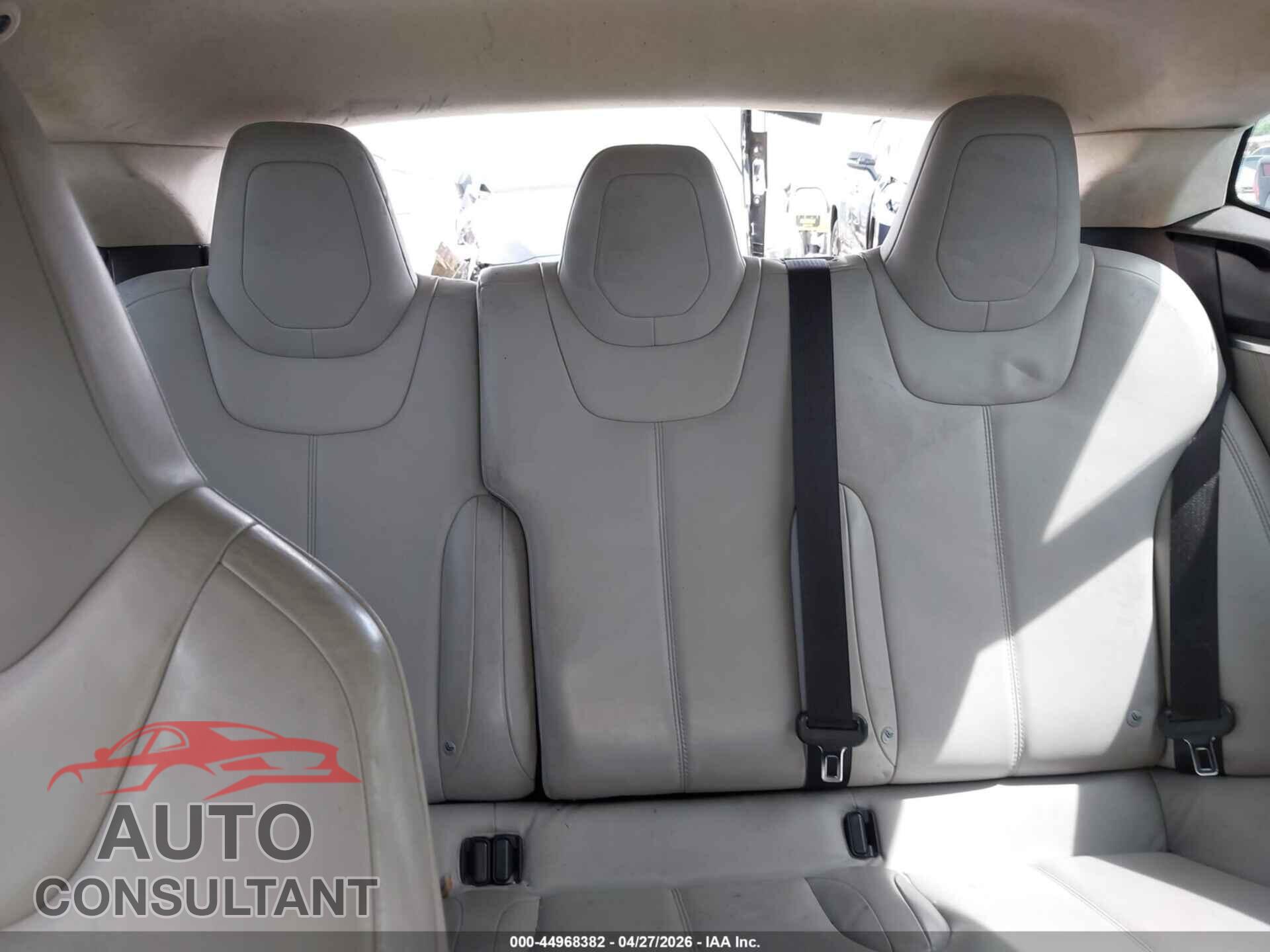 TESLA MODEL S 2015 - 5YJSA1E27FF111743